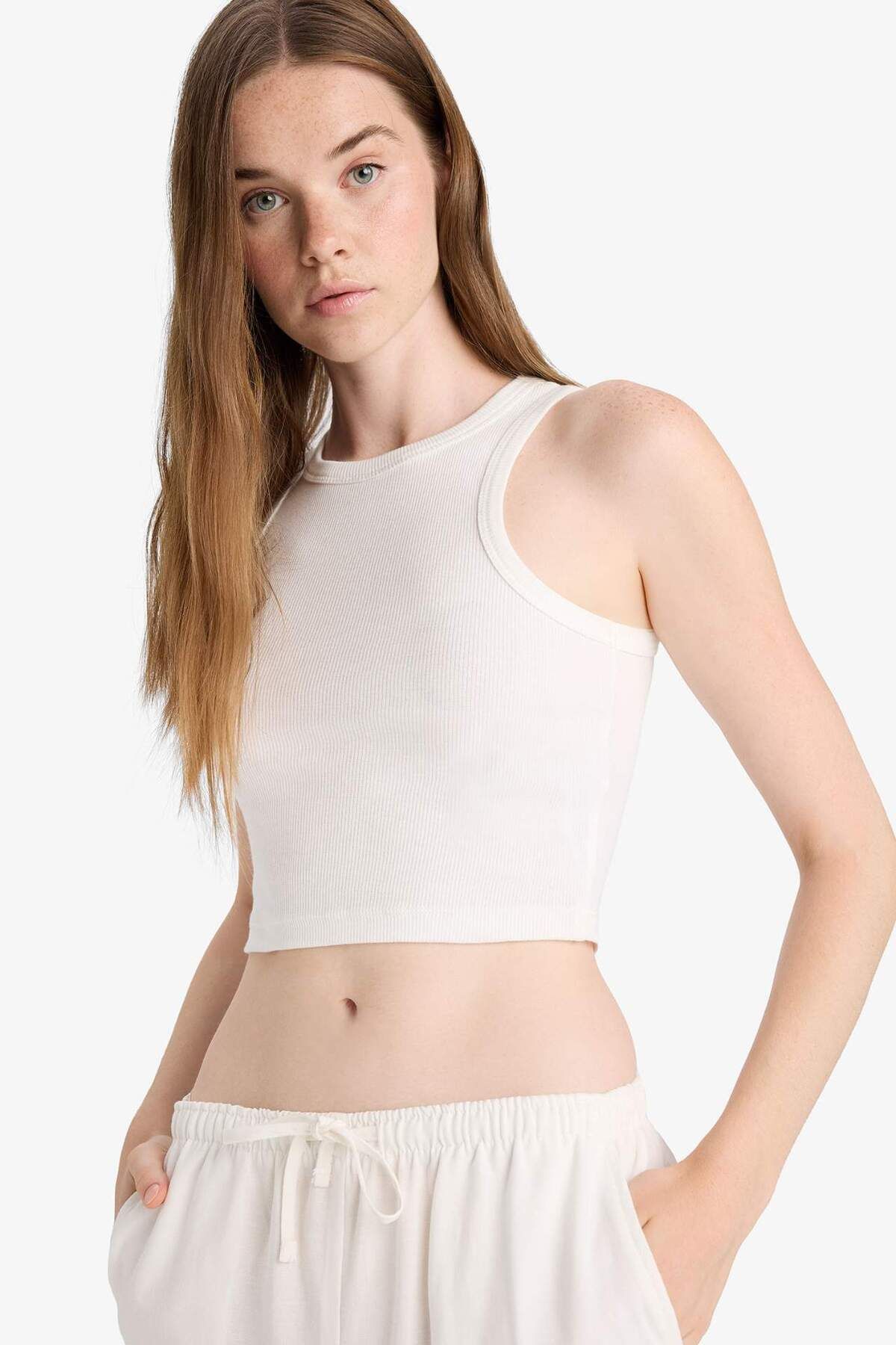 DeFacto-Fitted Halter Neck Ribbed Camisole Basic Plain Undershirt U0357Az24Sm 4