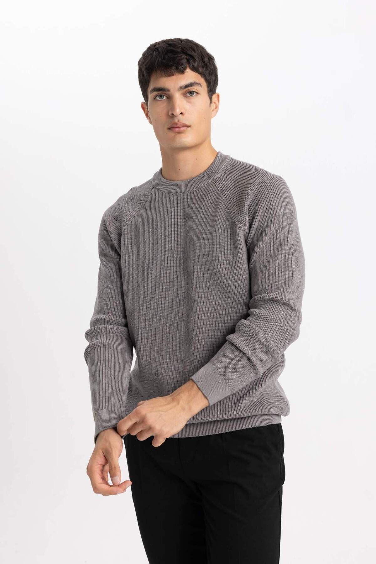 DeFacto-Standard Fit Regular Fit Rundhalsausschnitt Basic Solid Strickpullover A8458AX24SP 3