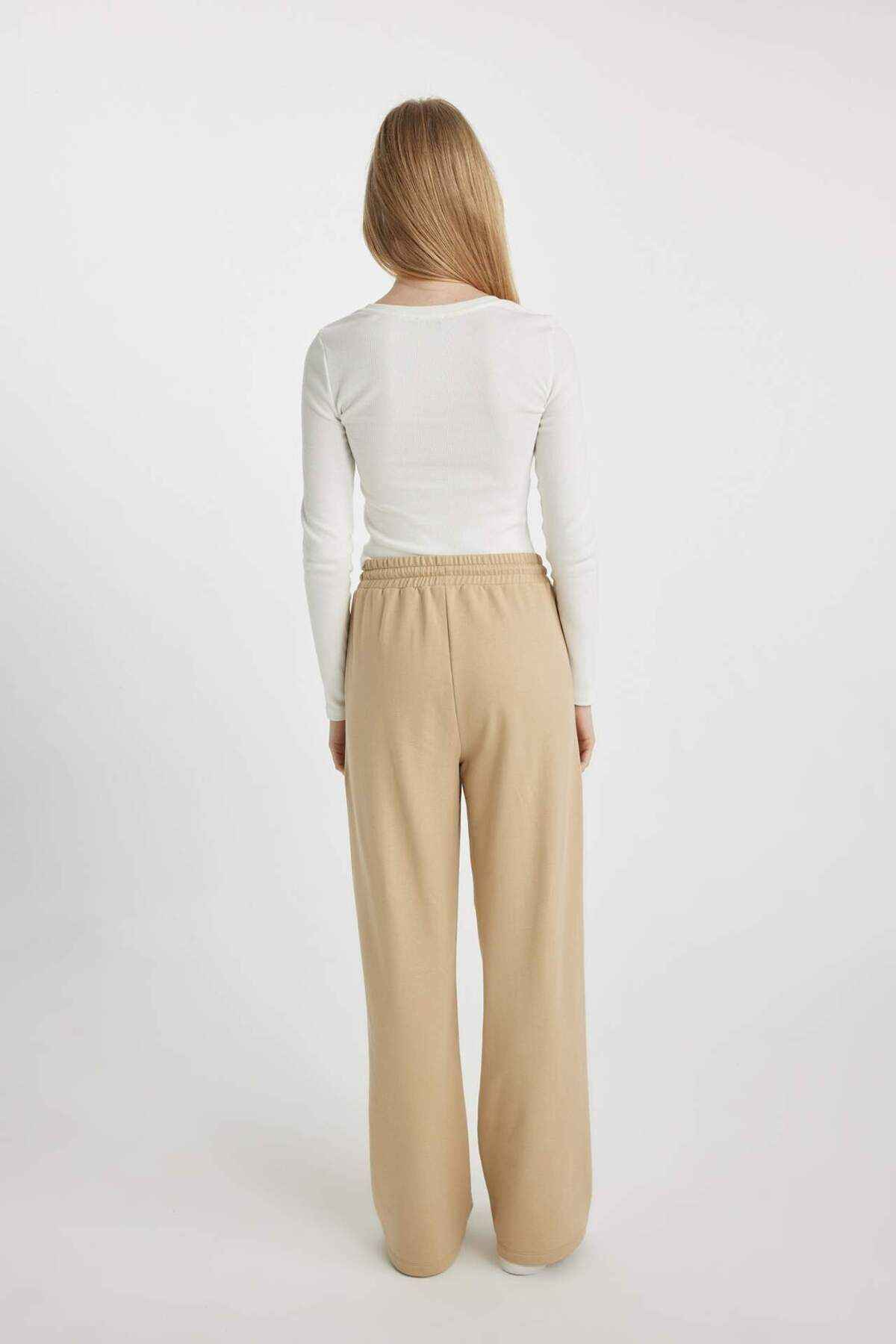 DeFacto-Coool Basic-Jogginghose mit weitem Bein, elastischem Bund, Schnürung und Taschen, weites Bein, einfarbig, B3345AX23WN 4