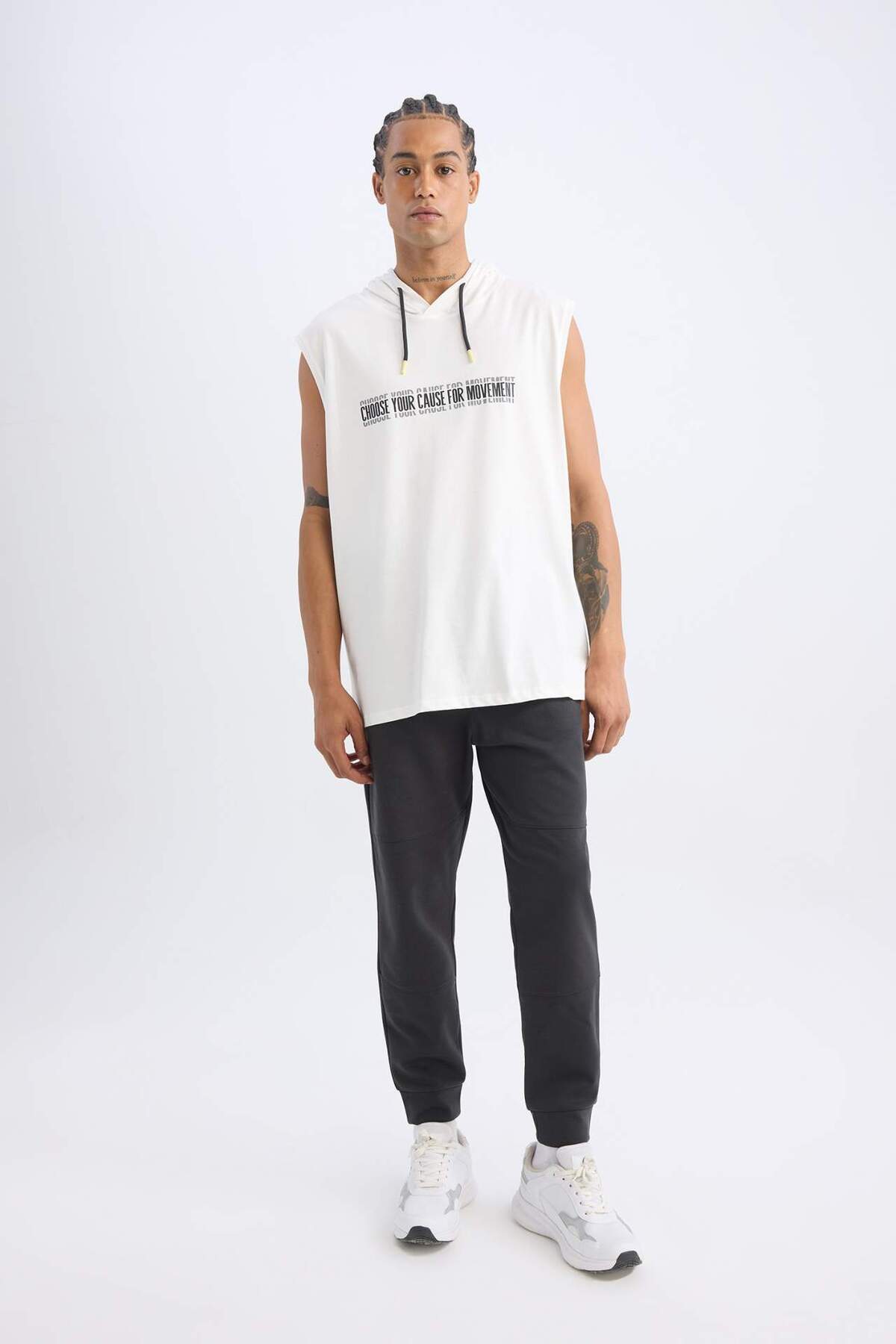 DeFacto-قميص داخلي بقلنسوة مطبوع من DeFactoFit Slim Fit A1819AX23SM 2