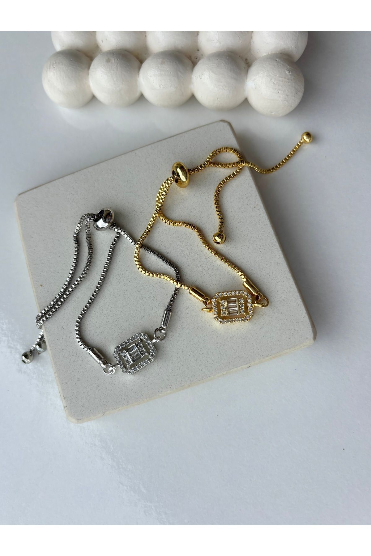 Ressia-Rectangular Baguette Stone Model Elevator Bracelet 3