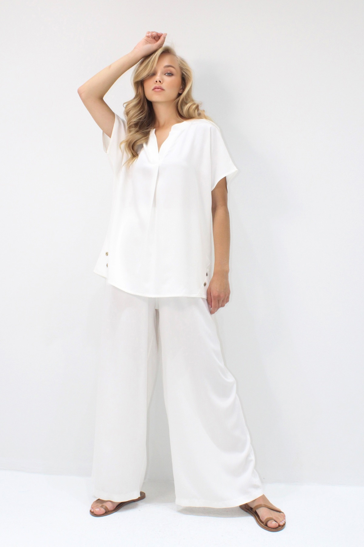 VAGGON-Women's White Button Detail Comfortable Cut Viscosse Woven Double Set Prmx14244 3