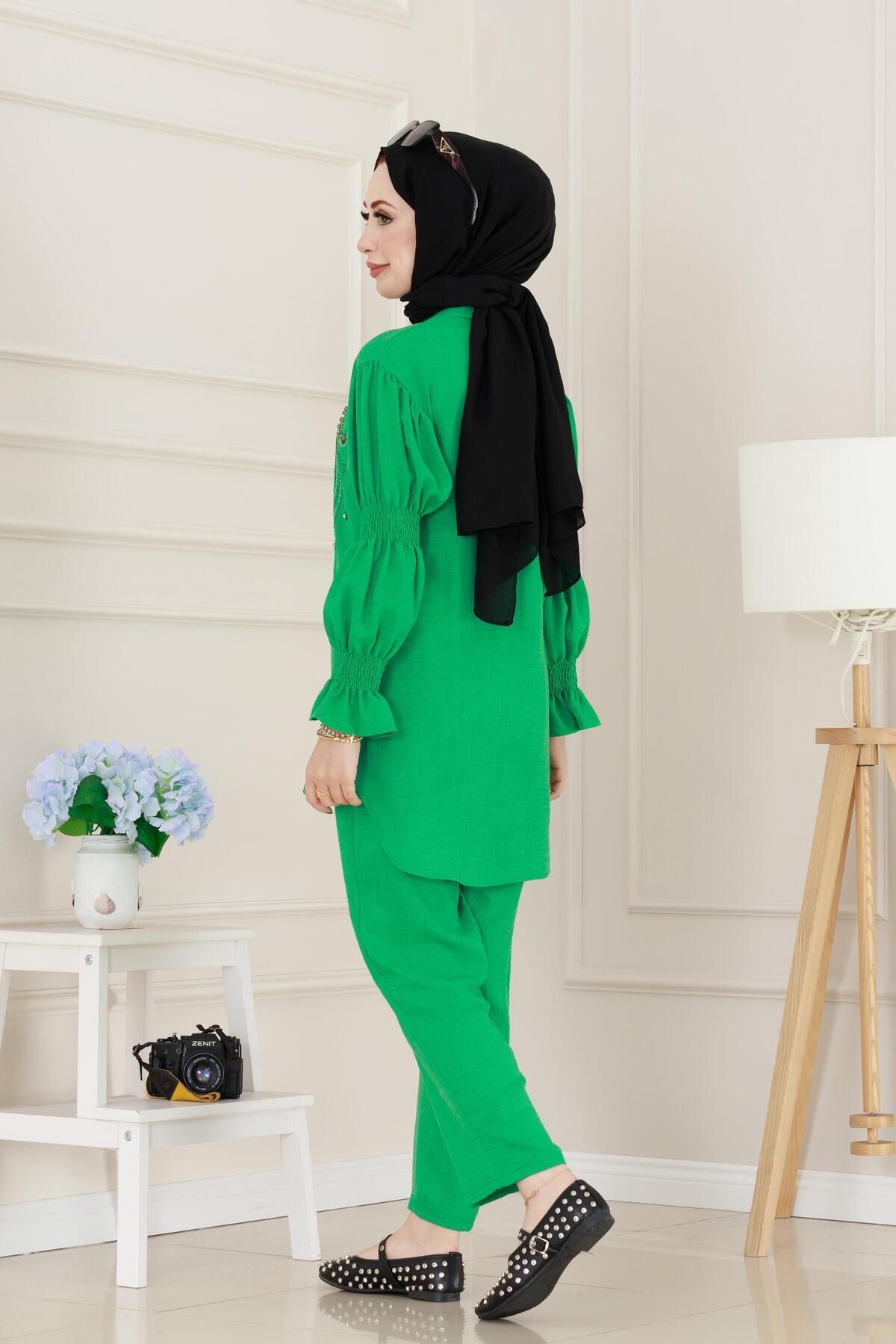 Sevitli-Double Suit with Stones on the Front and Elastic Handles - Green 5
