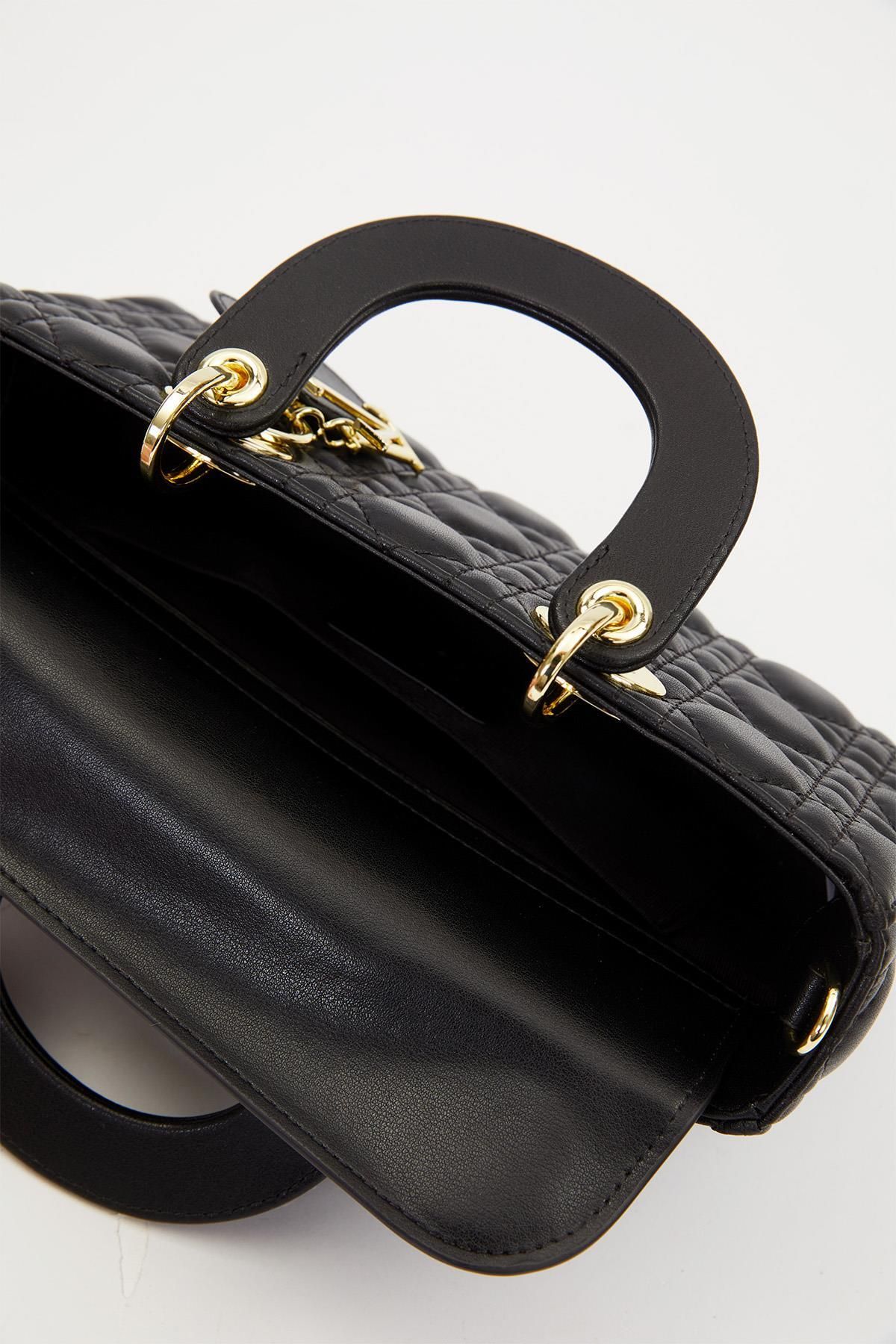Levidor-Black Rectangular Model Handbag with Accessories 6