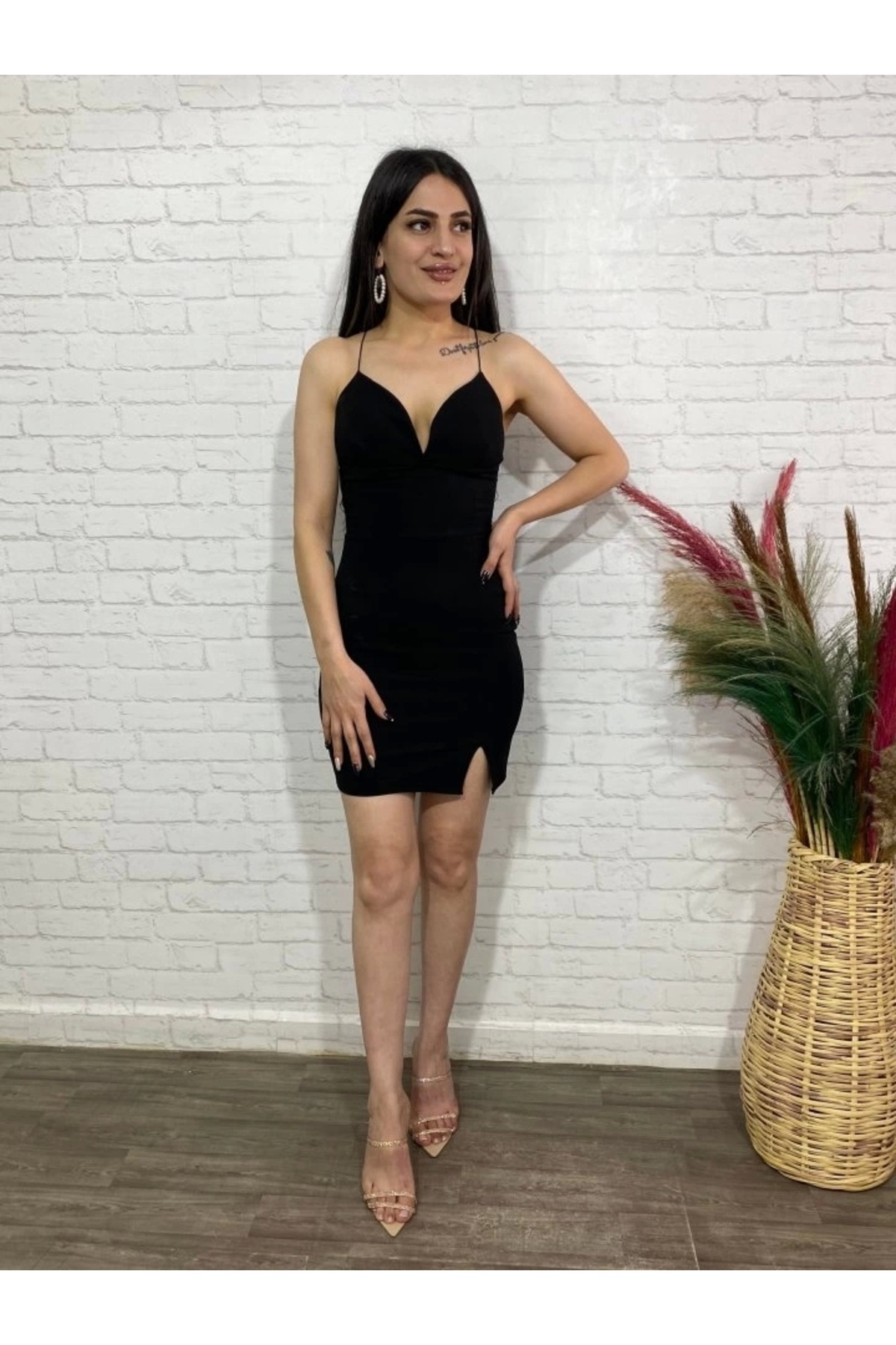 Butik Aura Mou-Women's Deep V Neck Back Low-Cut Deal Merch Mini Dress 3