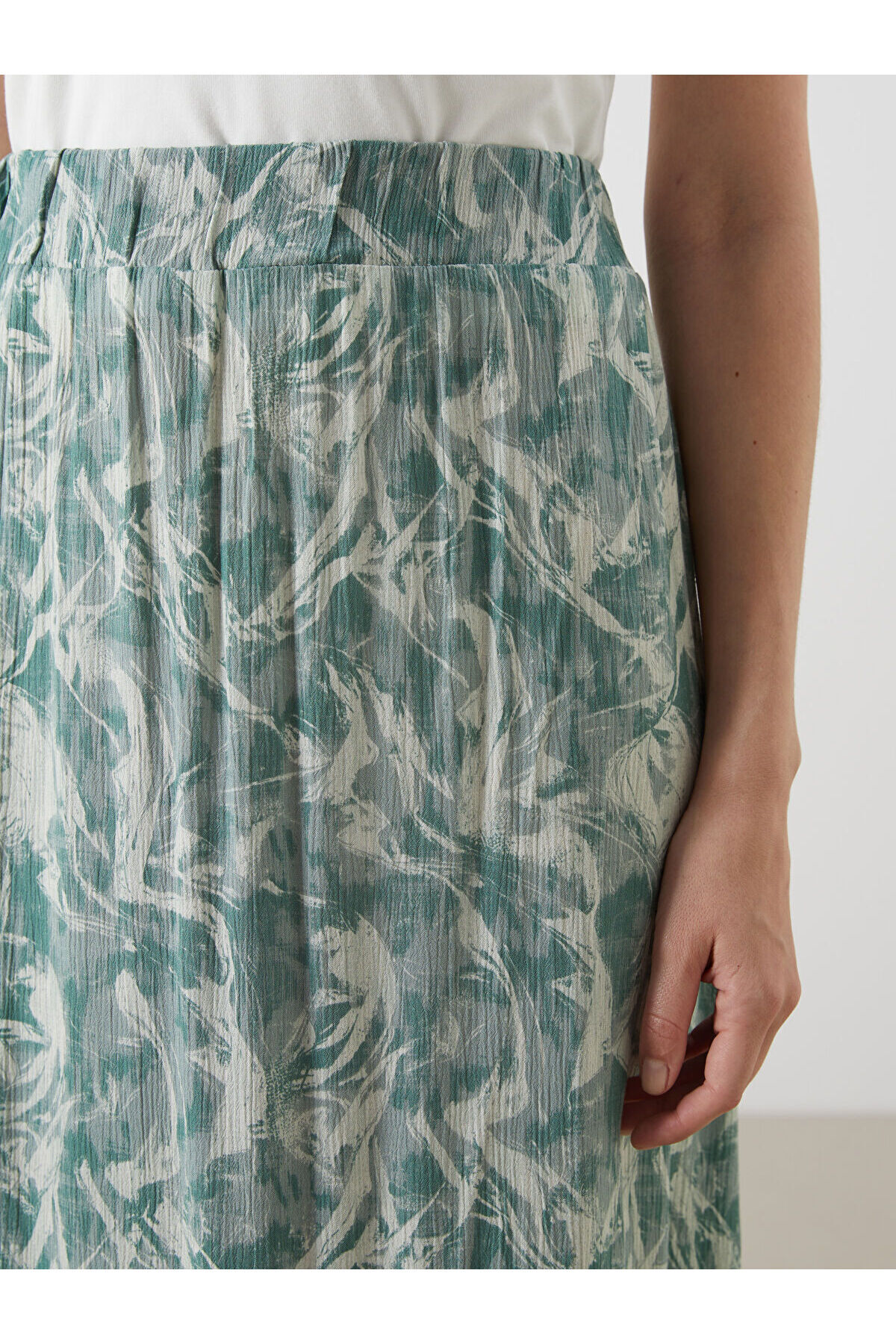 LC Waikiki-Patterned A-Line Skirt with Elastic Waist 4