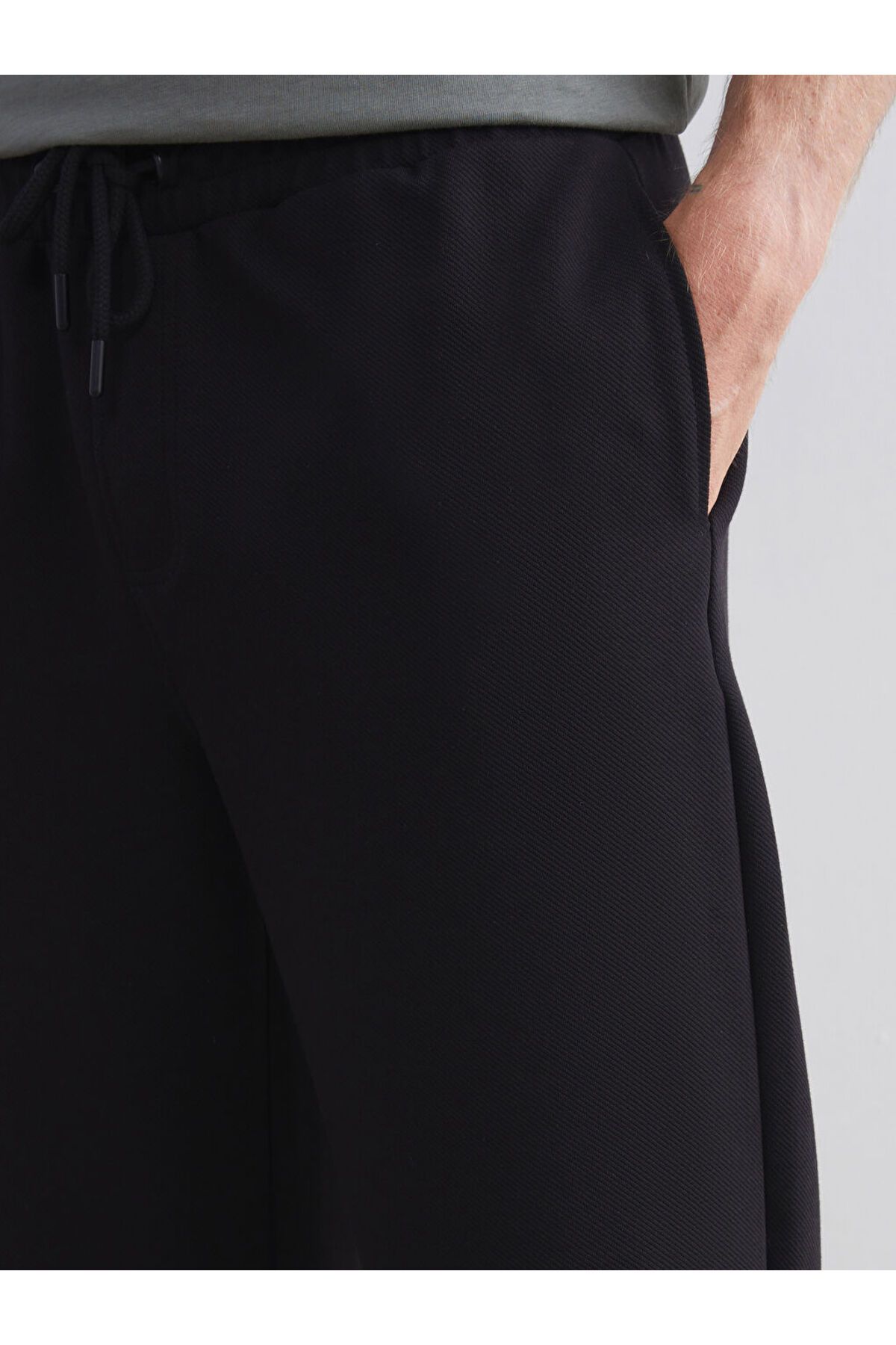 LC Waikiki-Sparkling Selections from Shining Store |   Black Standard Fit Men's Shorts 3