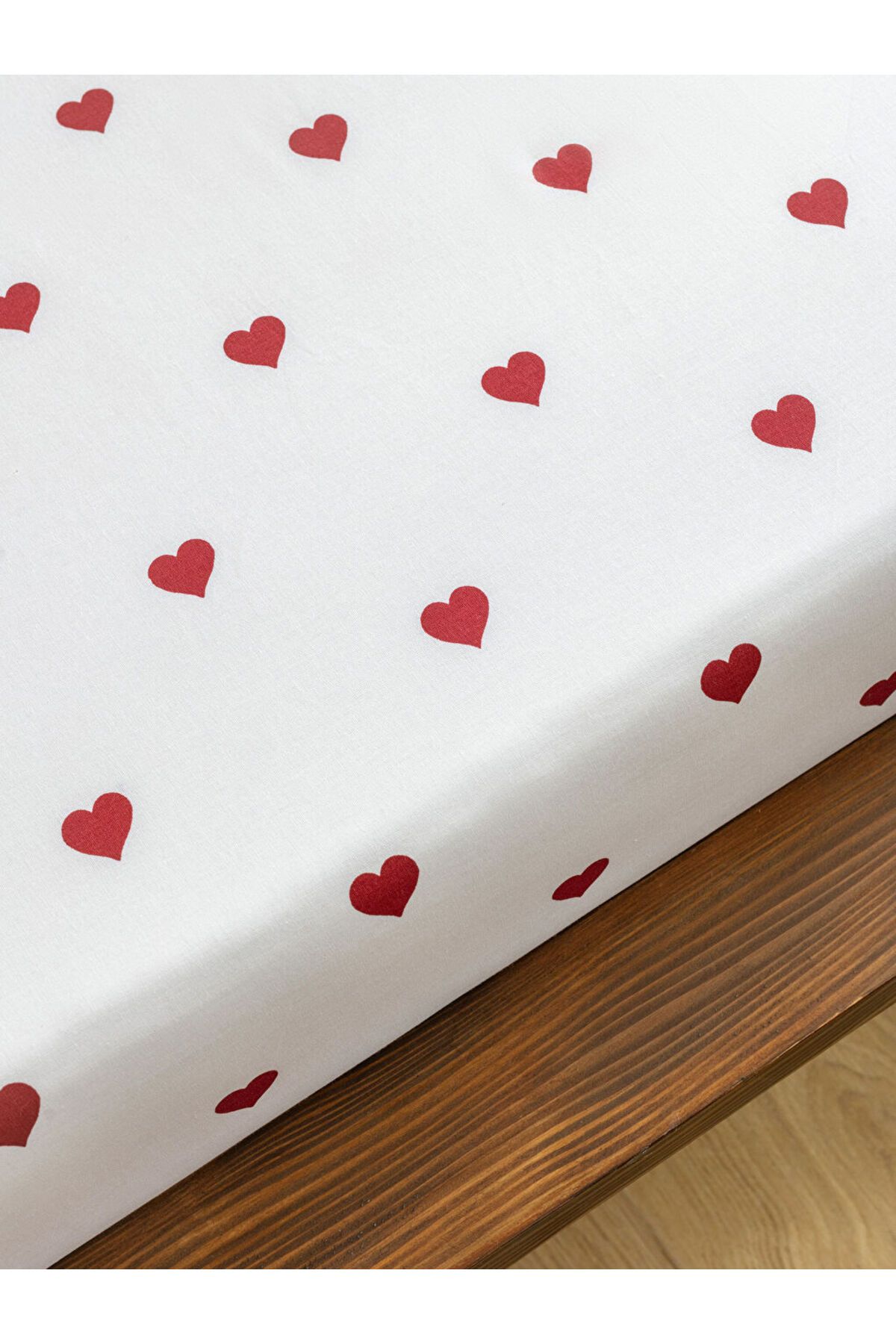 LC Waikiki-Sparkling Selections from Shining Store |   Heart Printed Double Fitted Sheet 3