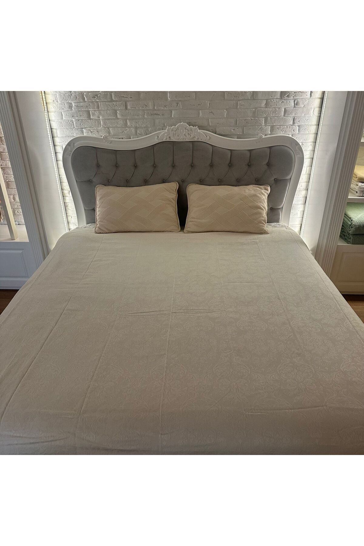 Dost-Serene Bedspread 3