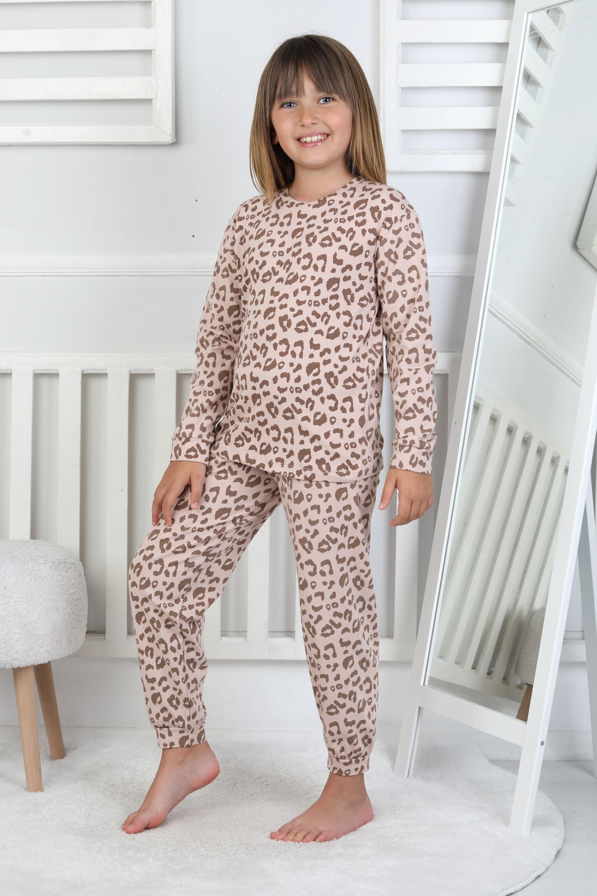 zuzunga Minik Uyku Avcısı - Vahşi Rahatlık Serisi Leopar Desenli Kız Çocuk Pijama Takımı fotoğrafı 4 (önizleme)