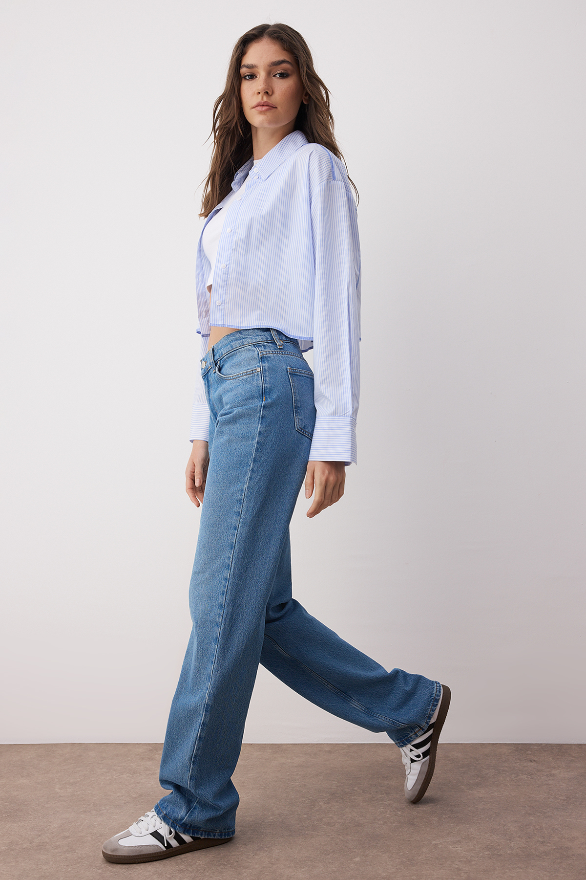 Trendyol Collection Kék alacsony derekú széles szárú széles szárú farmer TWOAW23JE00566