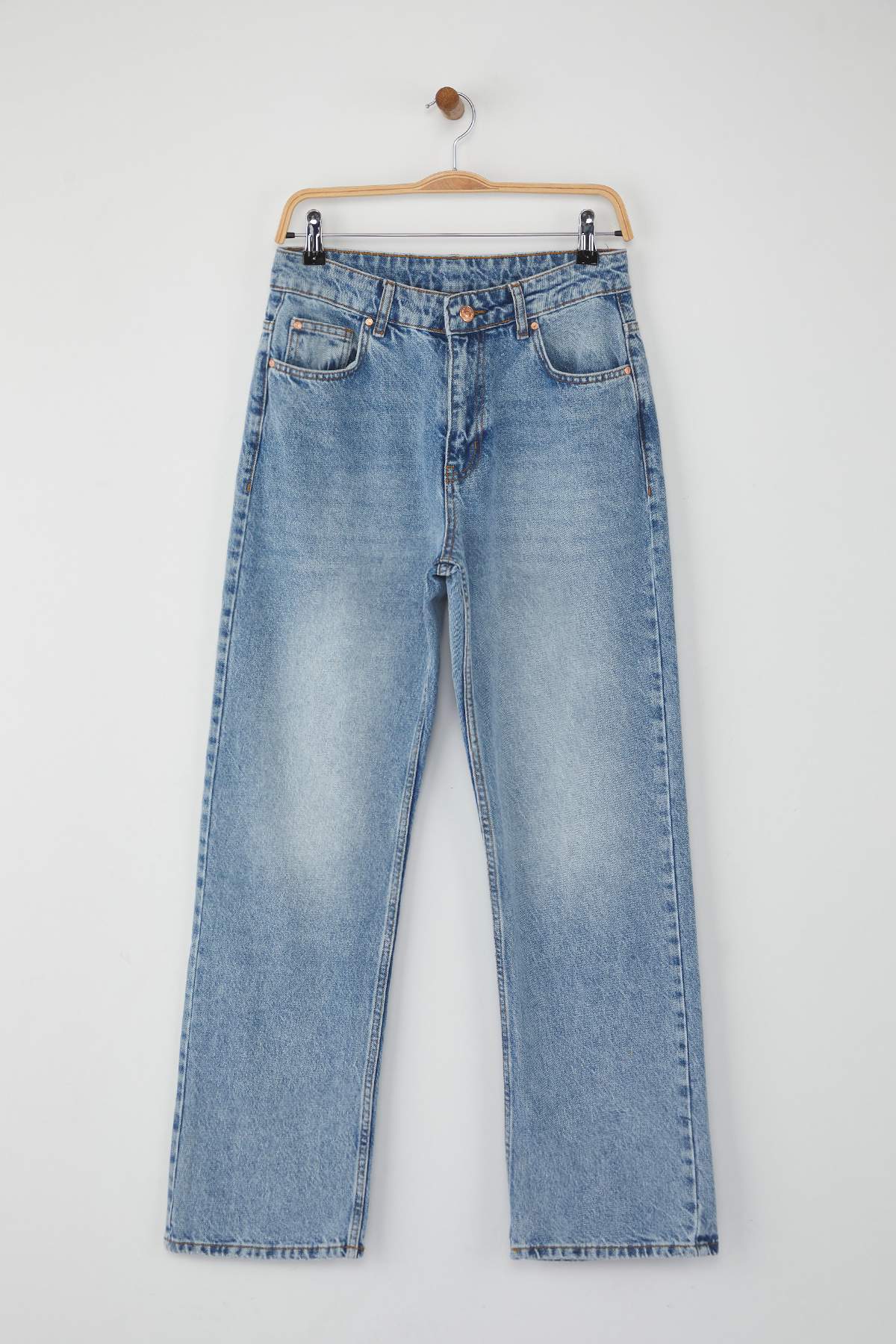 Trendyolmilla  Açık Mavi Yüksek Bel Rahat Straight Düz Kesim Boru Paça Jeans TWOAW26JE00063 - Görsel 6