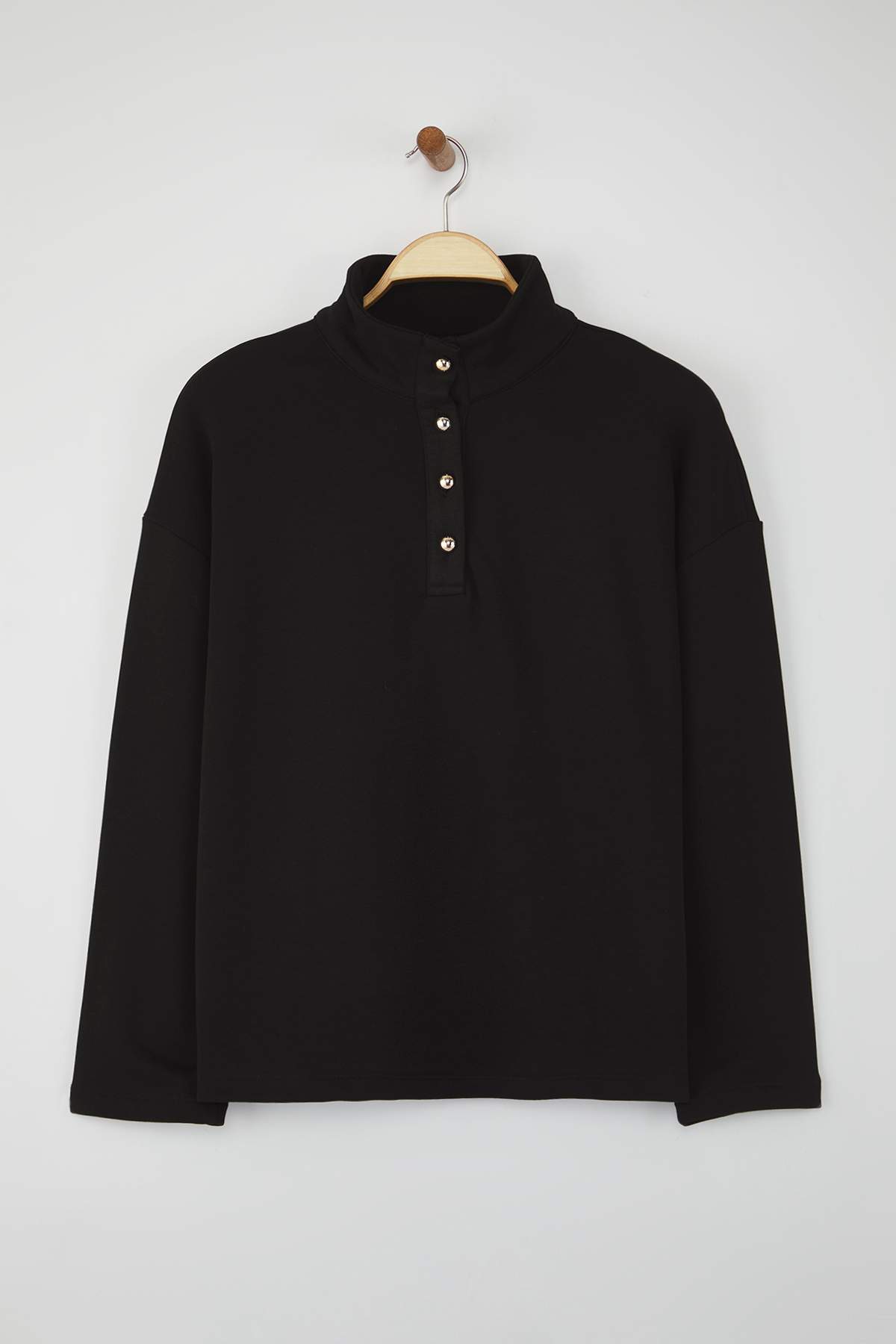 Trendyolmilla  Siyah Oversize/Geniş Kalıp Düğme Detaylı Dik Yaka Kalın Örme Sweatshirt TWOAW26SW00027 - Görsel 5