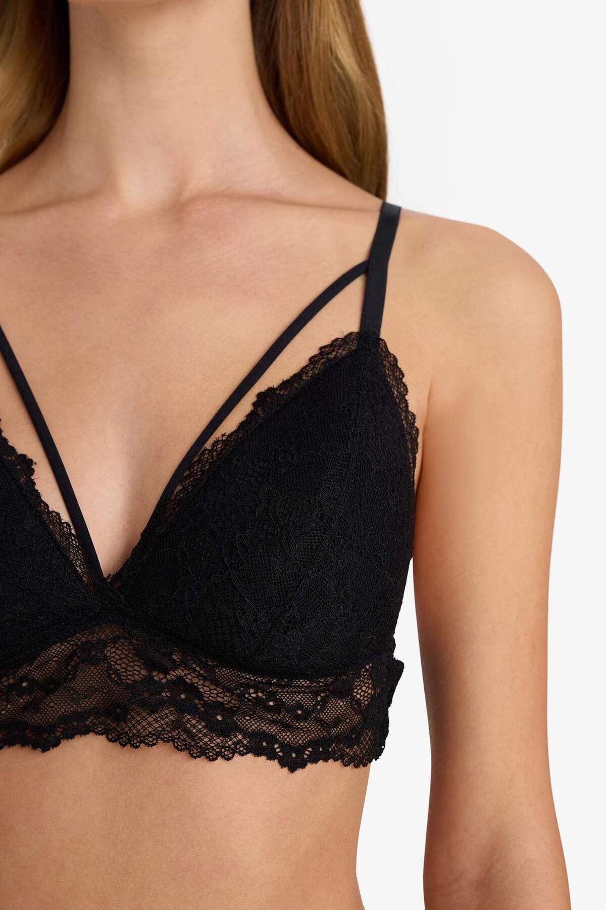 DeFacto-Fall in Love Lace Padded Triangle Bralet R6569Az21Sp 4