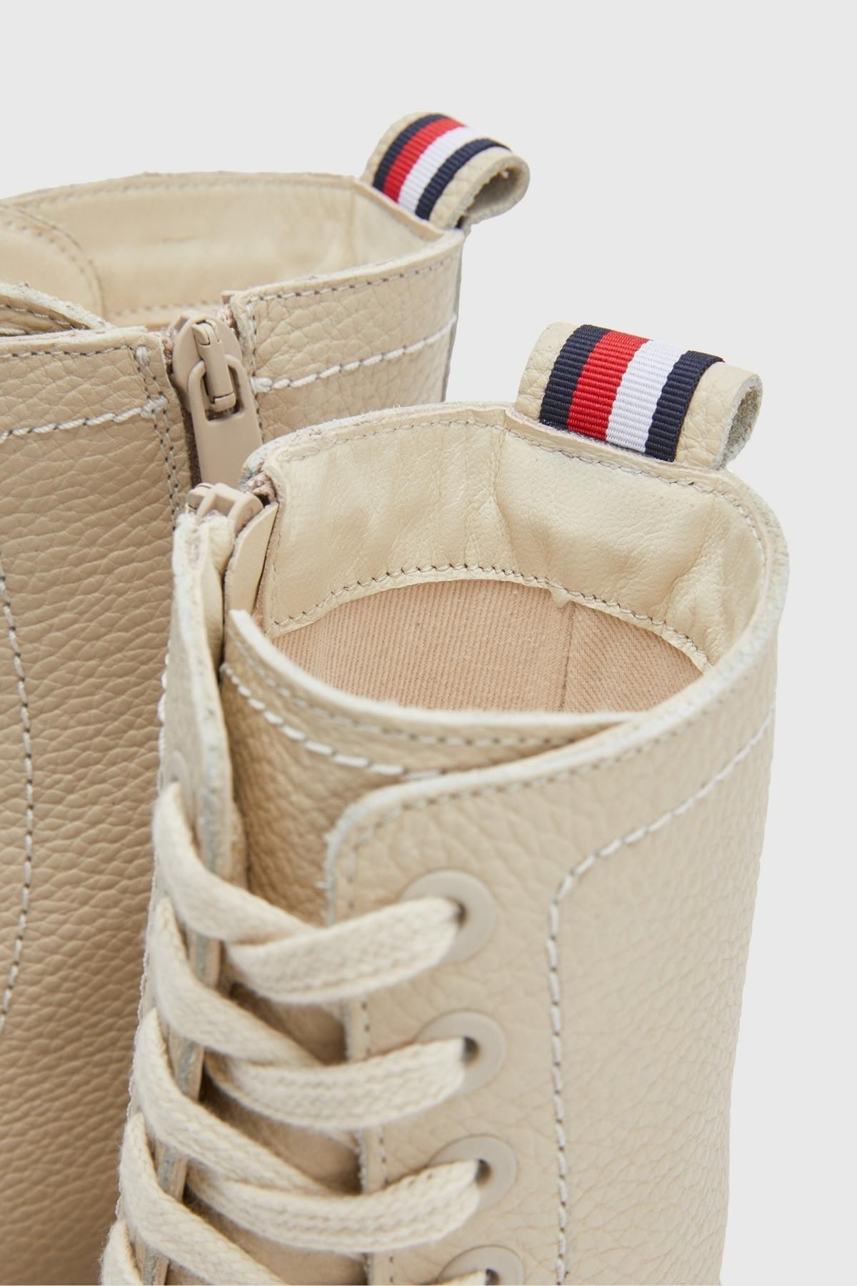 Tommy Hilfiger-Γυναικεία Tommy Hilfiger Logo Rubber Sole Wedge Heels Κομψή εμφάνιση Μπότες Κρέμα Μπότες & 4