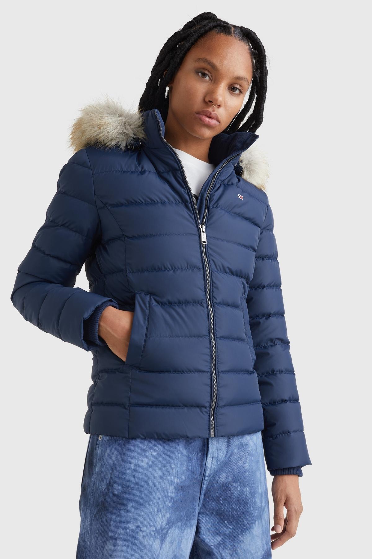 Tommy Hilfiger  Kadın Marka Bayrak Logolu Sabit Kapüşonlu Kapitone Dolgulu Lacivert Mont DW0DW08588 C - Görsel 5