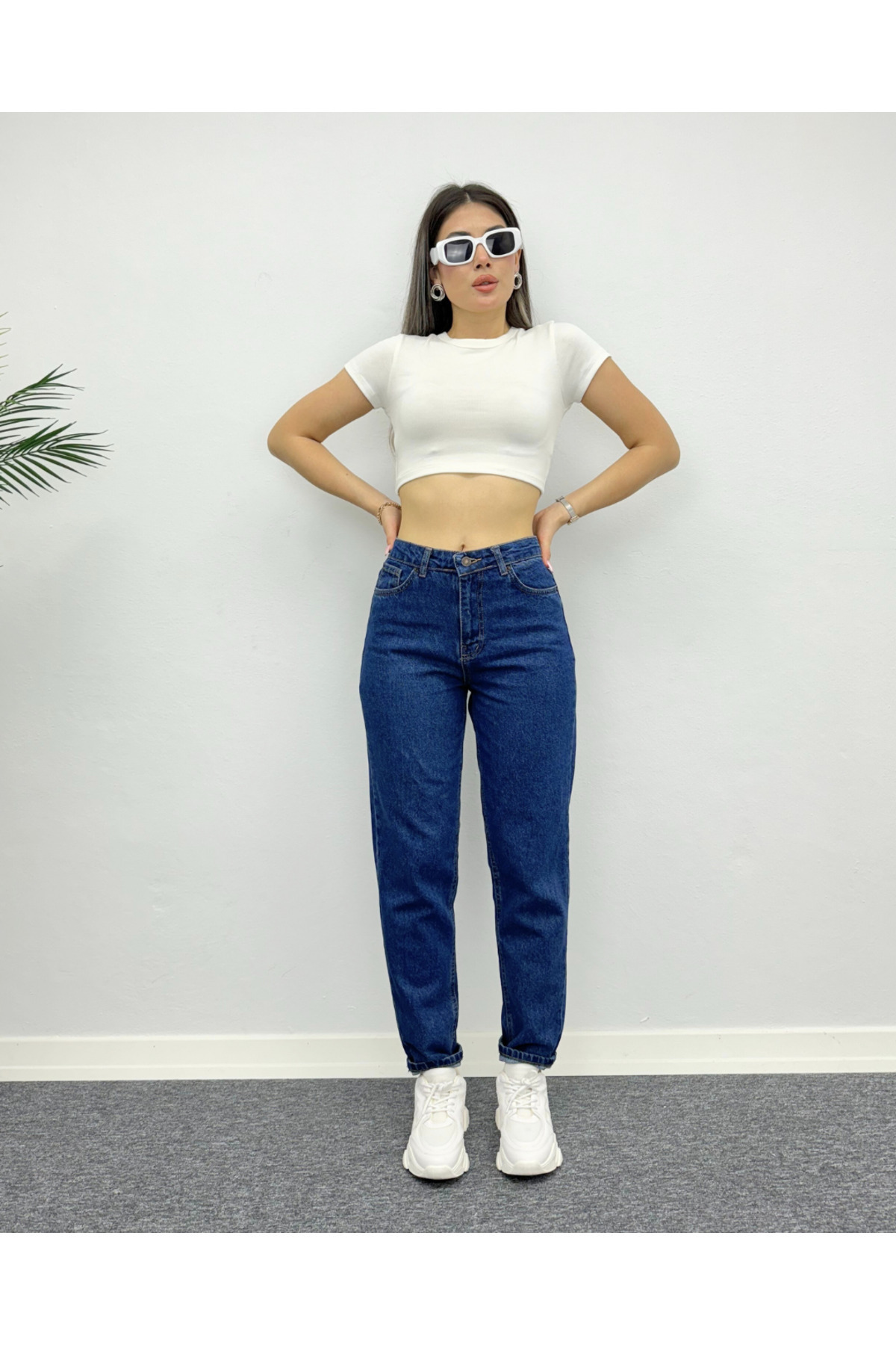 Kadın Lacivert Yüksek Bel Slim Fit Mom Jean Pantolon