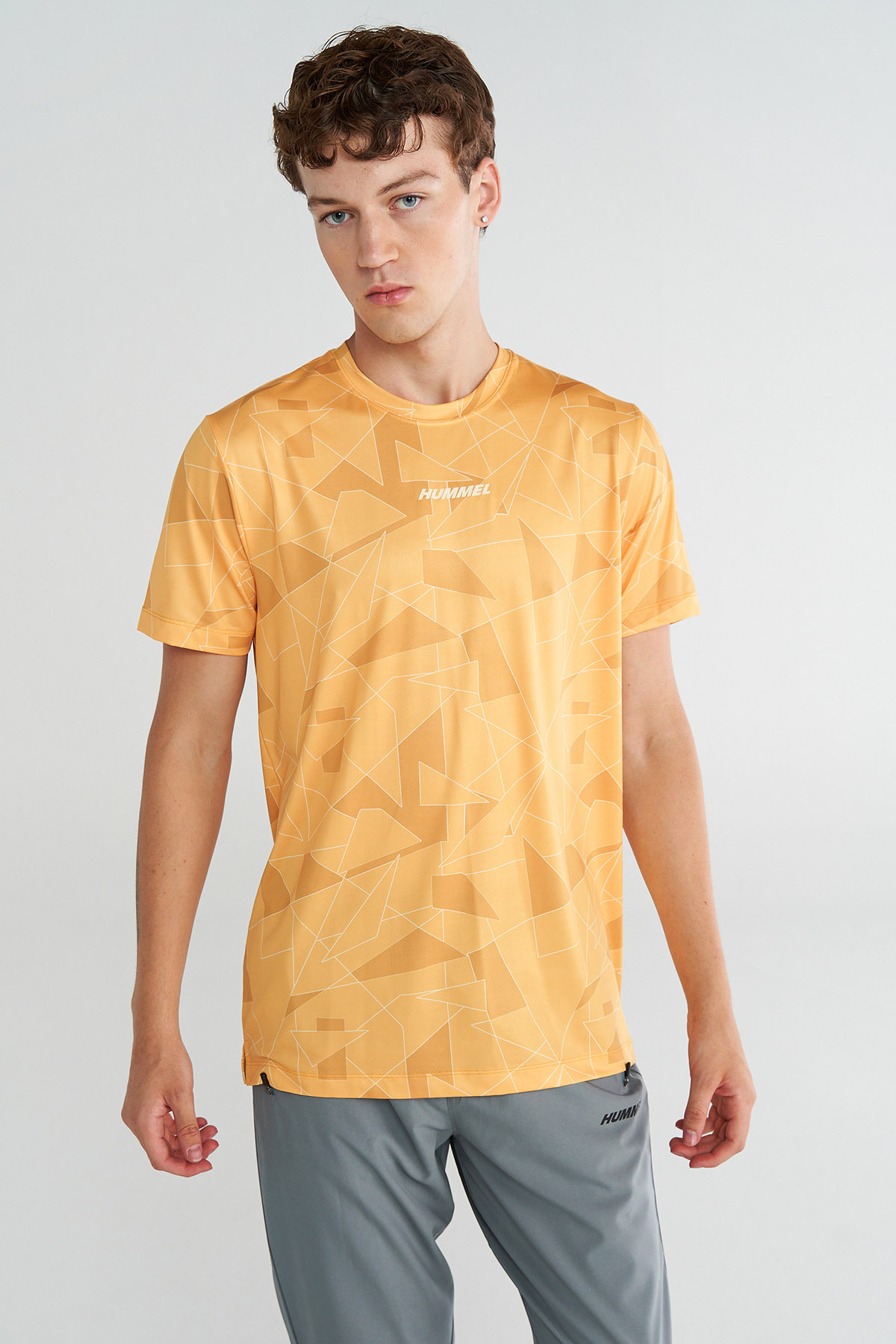 تی‌شرت آستین کوتاه بنت هامل تی شرت ورزشی hummel