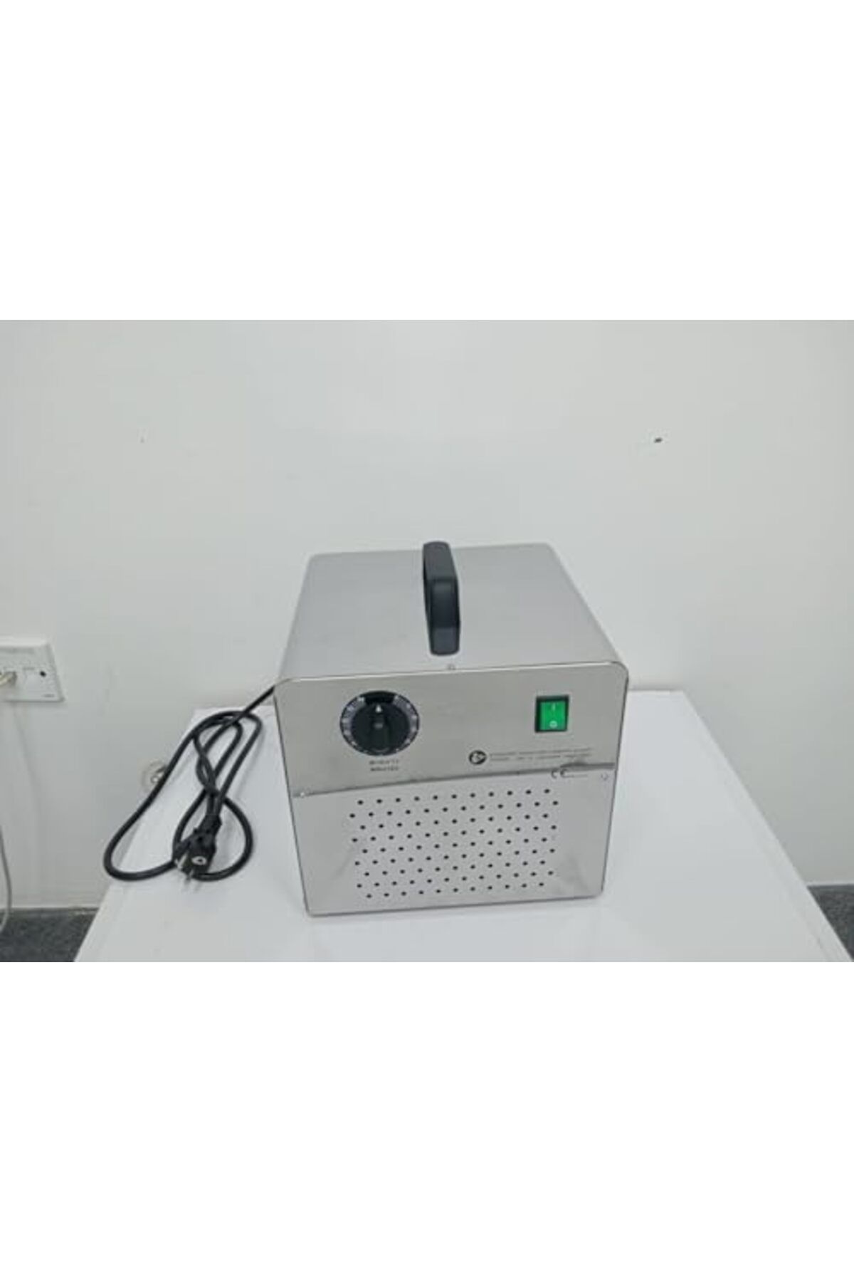 Battistella-Ozone generator for the sanitizing of rooms up to 80 cubic meters 1