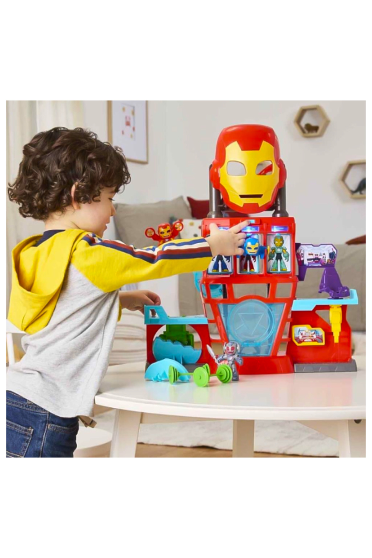 MARVEL Iron Man and His Awesome Friends Iron Quarters Oyun Seti