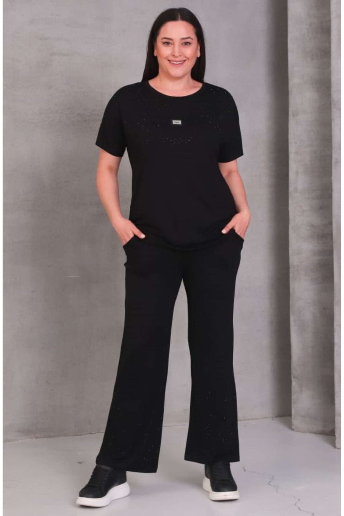 Şans Kadın Büyük Beden Siyah, Taş Detaylı Bluz, Paça Taş Detaylı Bel Lastikli Cepli Pantolon 2Li Takım