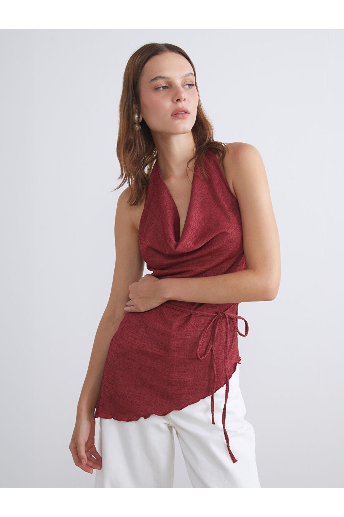 LC Waikiki-Create Your Style with Uzg Store |   Halter Neck Textured Blouse with Window Detail on the Back 2