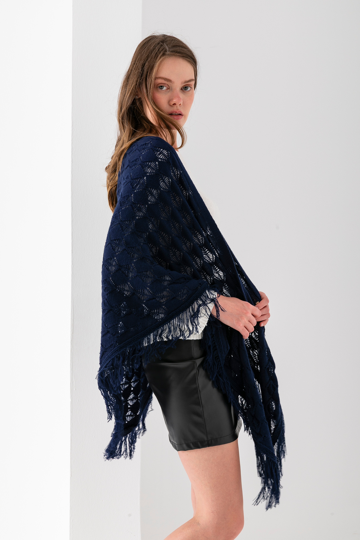 T Crazy-T-Crazy Openwork Patterned Triangle Shoulder Shawl, Stylish and Practical Knitwear Knitted Accessory with Tassels, Triangle Knitwear Shawl 3