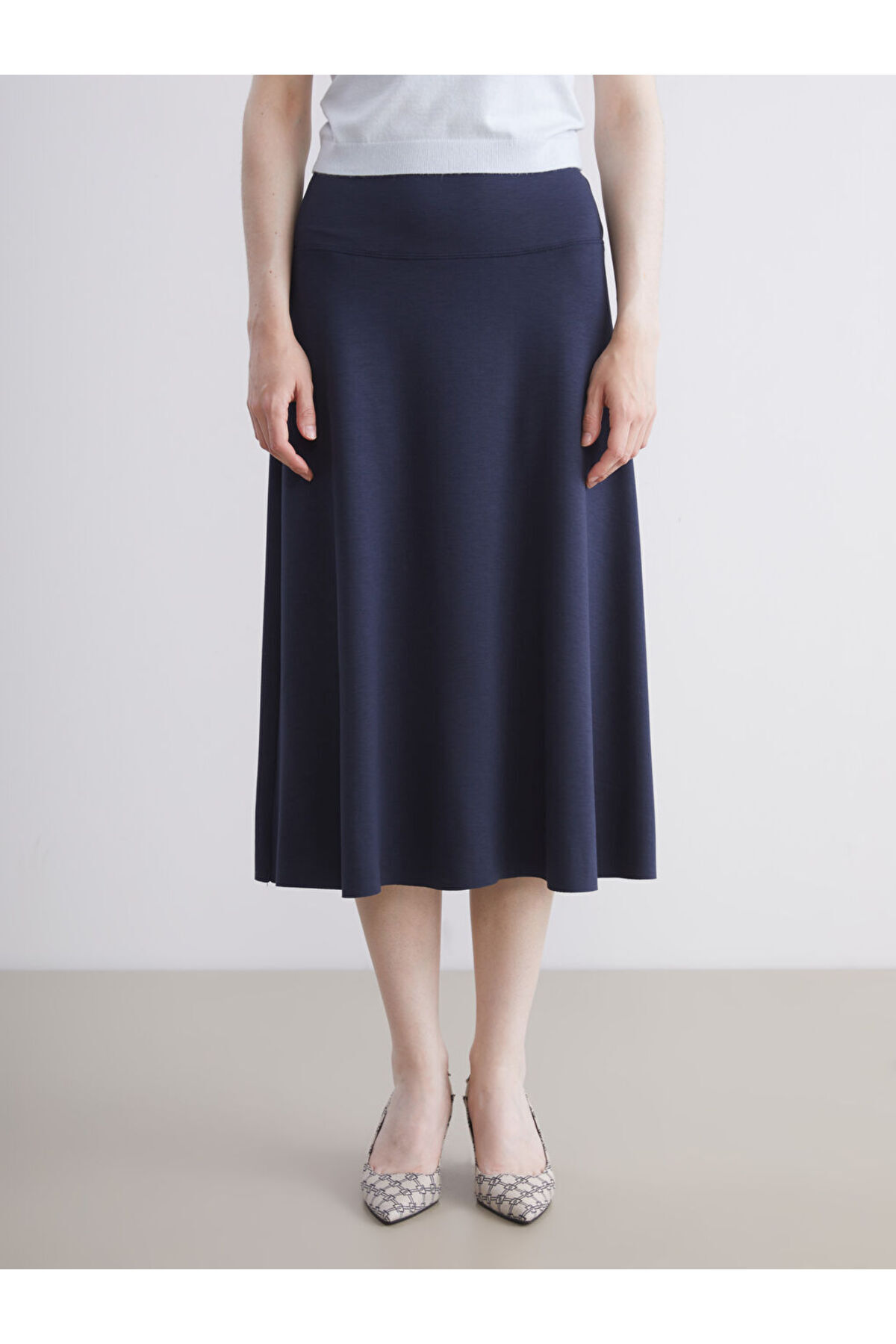 LC Waikiki-Create Your Style with Uzg Store |   Elastic Waist Skirt 2