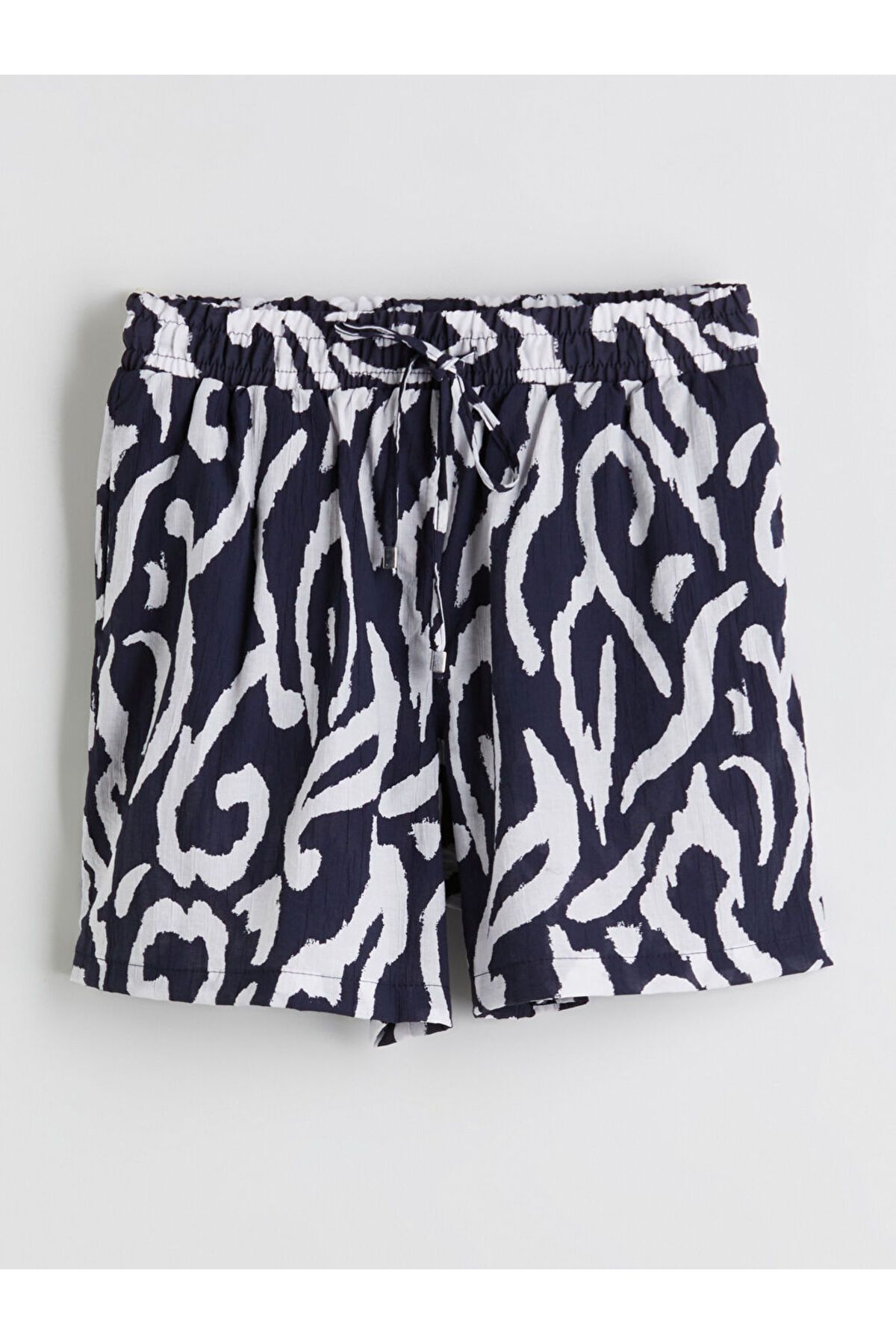 LC Waikiki-Sparkling Selections from Shining Store |   Patterned Women's Shorts with Elastic Waistband 1