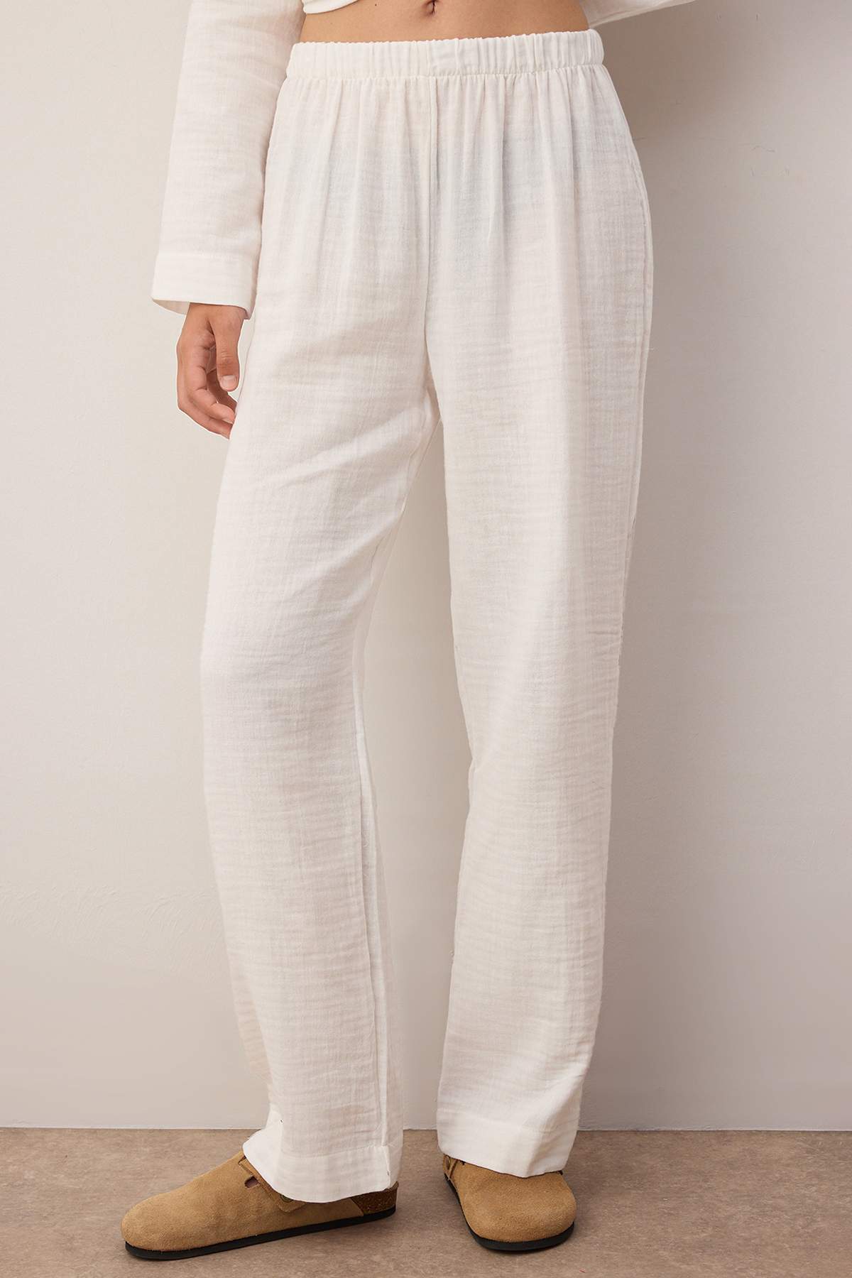 Trendyolmilla  Ekru %100 Pamuklu Cepli Müslin Kumaş Dokuma Pijama Takımı THMAW26PT00023 - Görsel 3