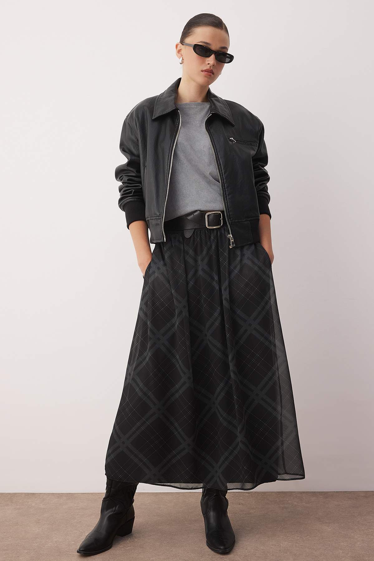 Trendyolmilla  Siyah Şifon Ekoseli Astarlı Uzun Etek TWOAW26ET00044 - Görsel 2