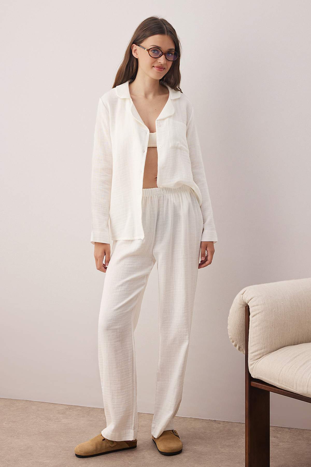 Trendyol Collection Ekru 100% bawełniana piżama z kieszeniami z tkaniny muśli...