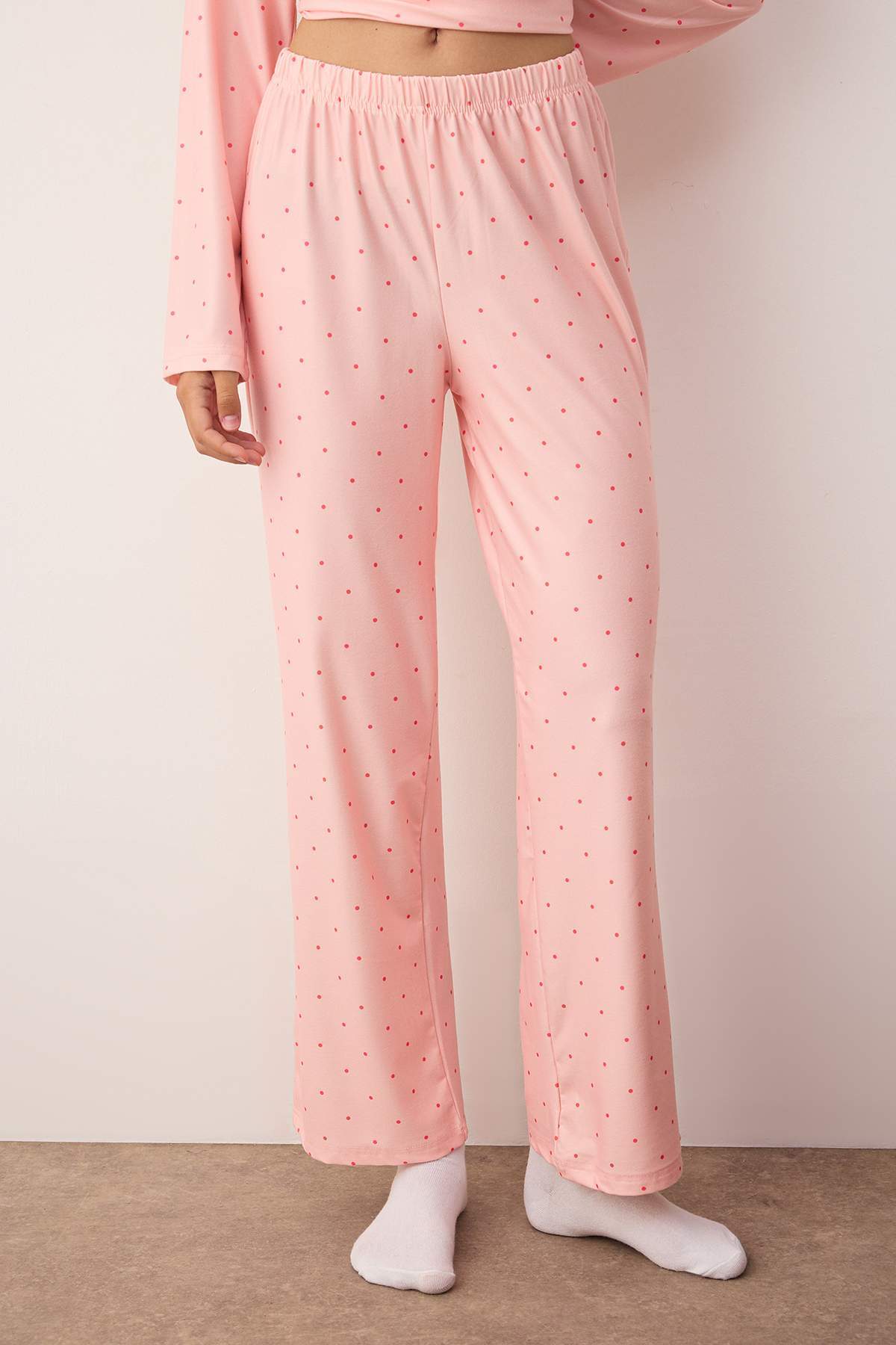 Trendyolmilla  Somon Puantiyeli Yumuşak Tuşe Örme Pijama Takımı THMAW26PT00045 - Görsel 3