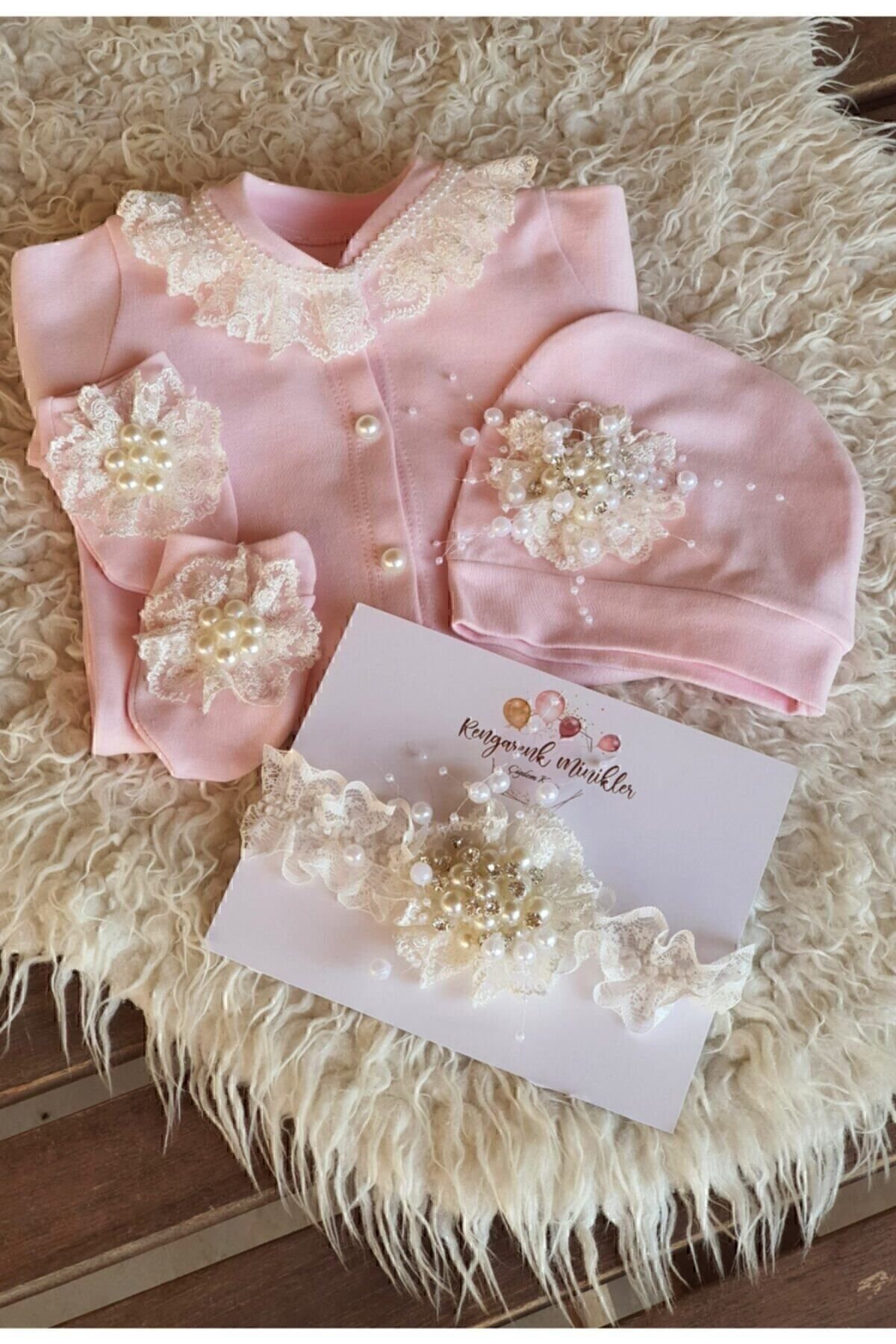 çiğdem kaya design Dantelli Incili Özel Tasarim Yeni Dogan Kız Bebek Hastane Tulumu fotoğrafı 2 (önizleme)