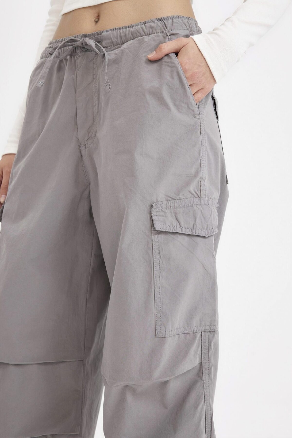 DeFacto-Coool Parachute Poplin Pants Basic Plain with Pockets Elastic Waist A6266Ax24Sp 5