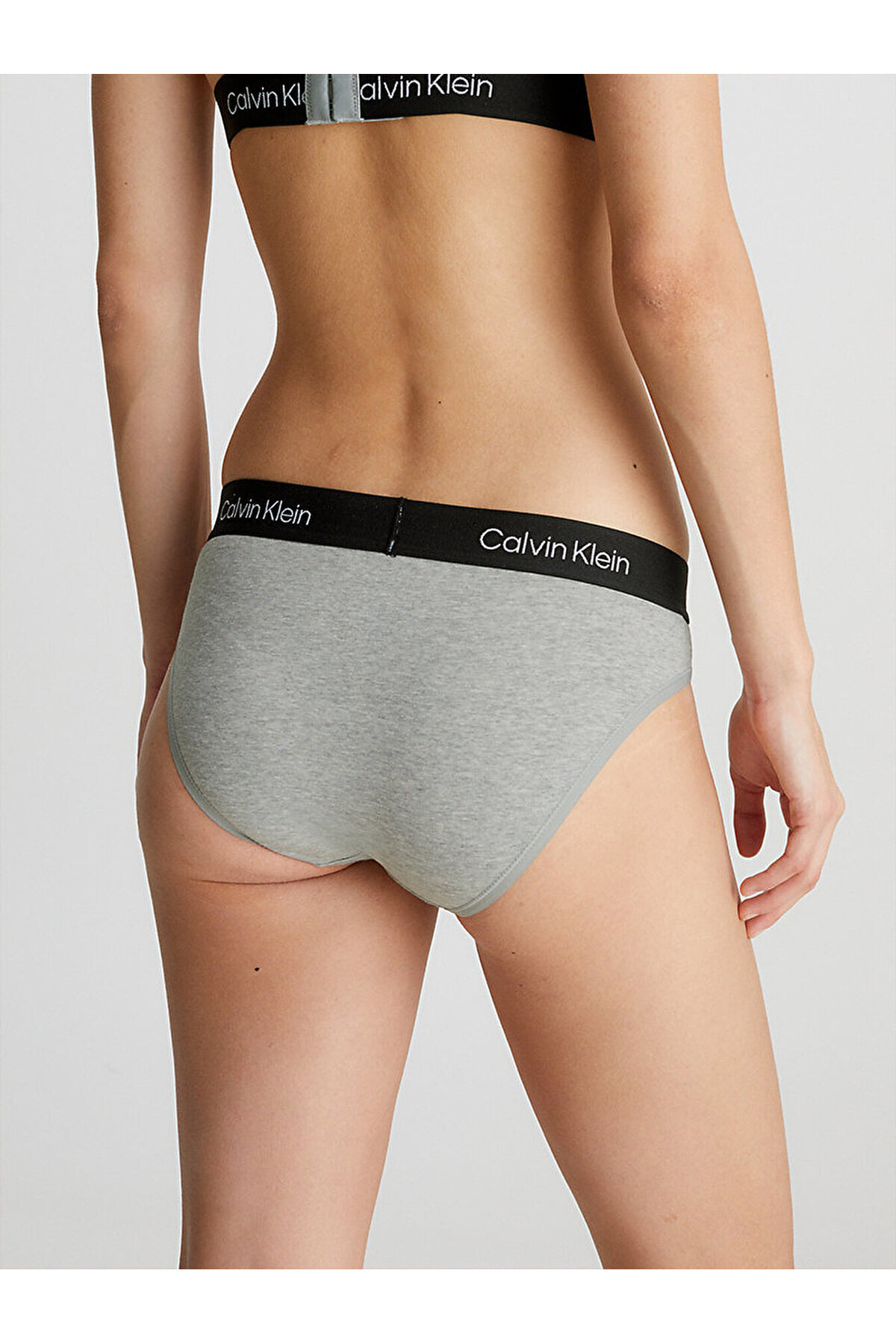 Calvin Klein-Dámske nohavičky Calvin Klein Signature s elastickým pásom sivé 000QF7222E P7A 3