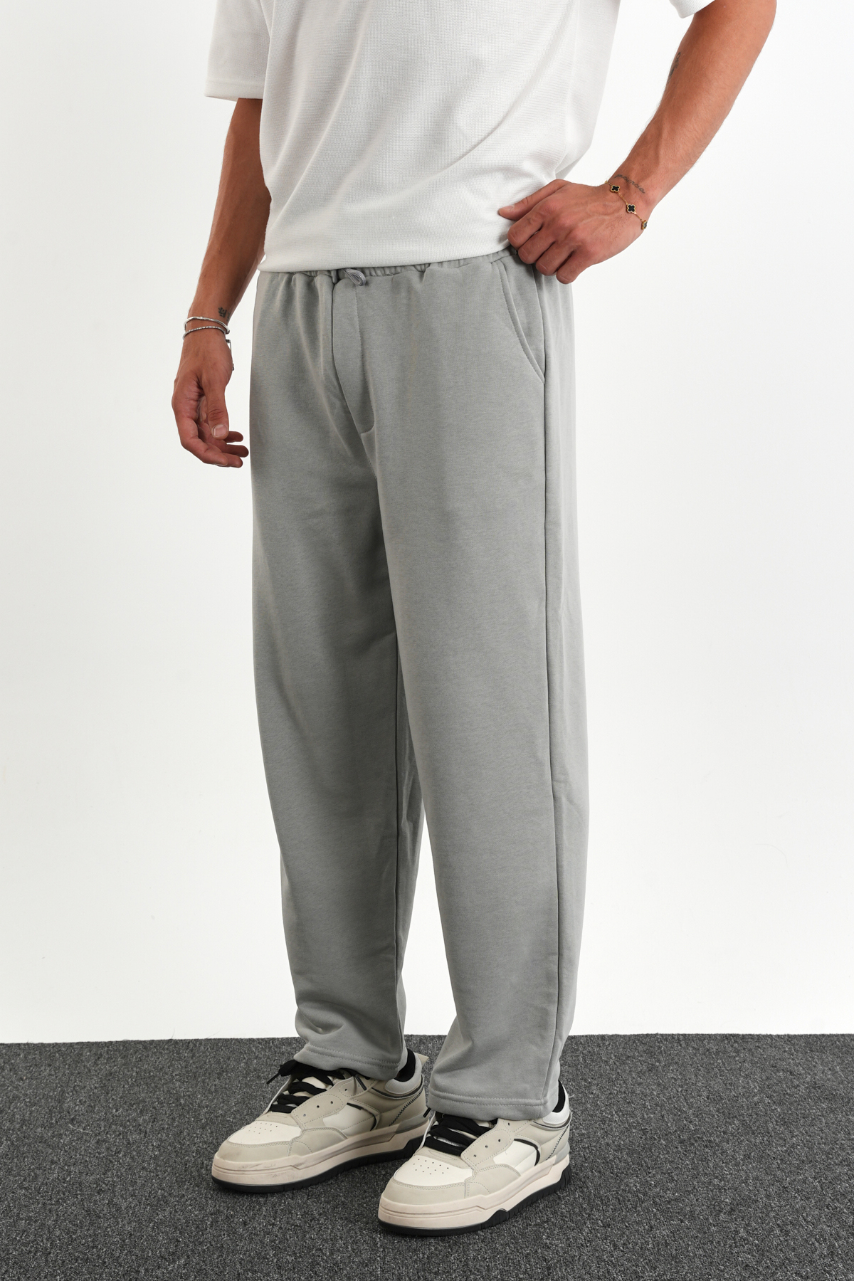 Erkek Regular Fit Yumuşak Kumaşlı Beli Lastikli Eşofman Altı Gri — 3