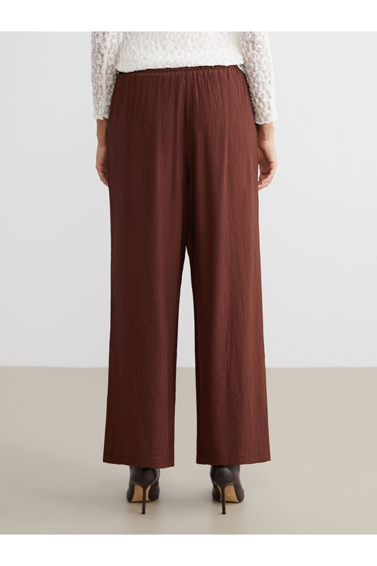 LC Waikiki-Create Your Style from Uzg Store |   Textured Women's Trousers with Elastic Waist 5