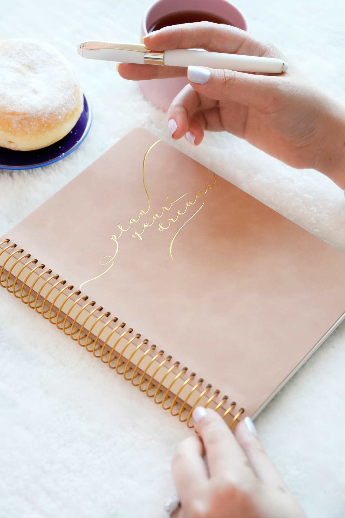 Victoria's Journals A5 Spiralli Vegan Deri Süresiz Planlayıcı Ajanda. 100 gr. Ivory. 224 sayfa