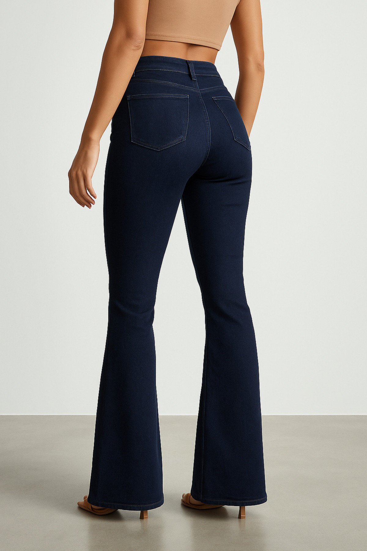 DELDNM Isabelle Kadın Yüksek Bel Koyu Mavi Likralı İspanyol Paça Flare Jeans Pantolon Comfort Uzun görsel 2