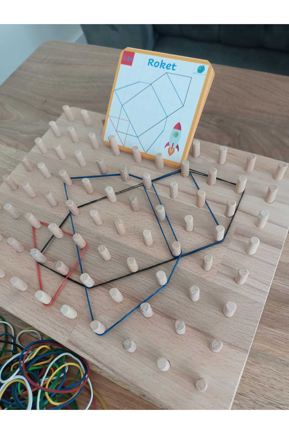 Moccotoys Geoboard - Jumbo Montessori Eğitici Kartlı Lastikli Şekiller Geometri Oyunu (10X8) fotoğrafı 4 (önizleme)