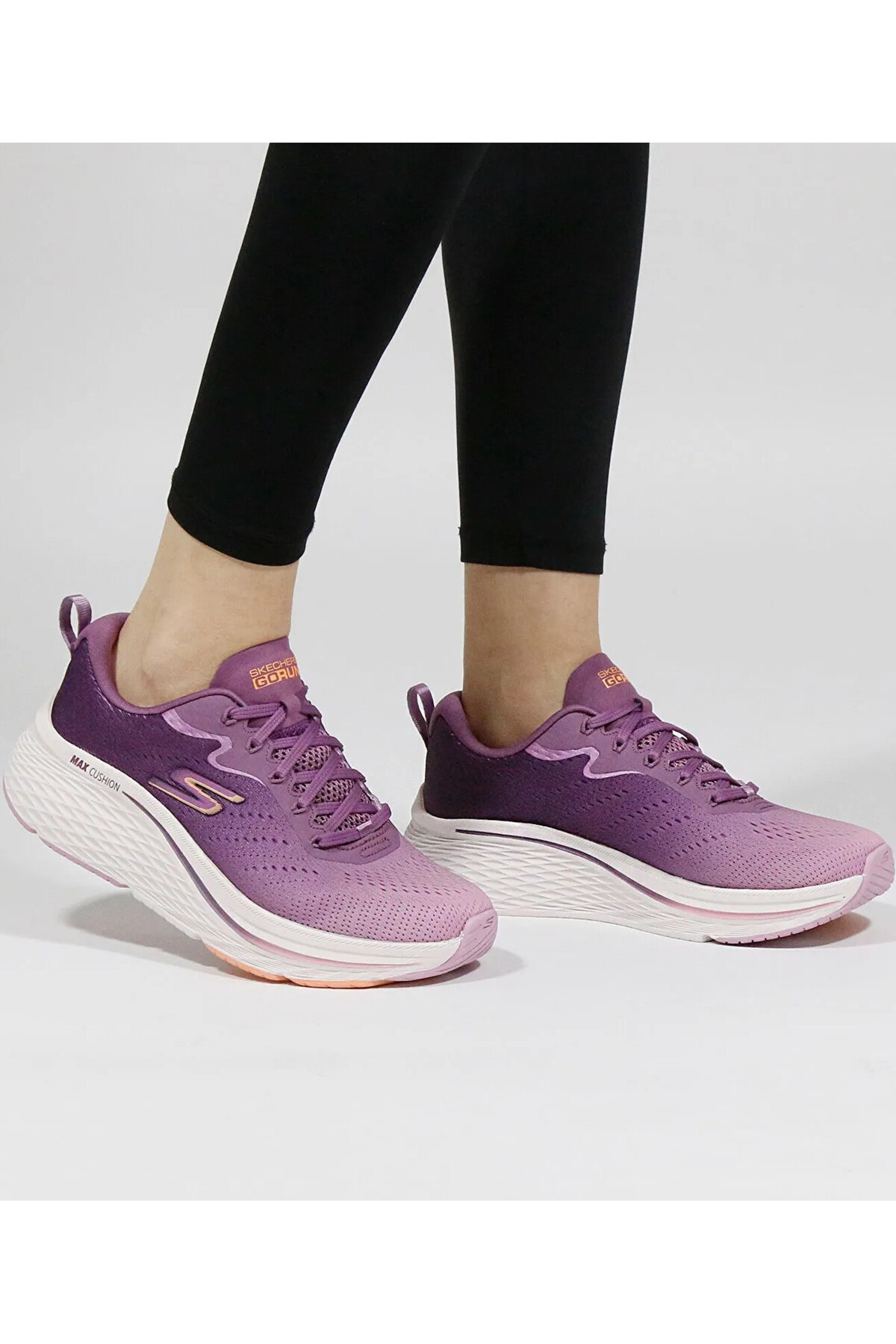 اسکچرز کفش‌های ورزشی و دویدن زنانه مکس کوسنینگ الیت ۲.۰ سوپریور