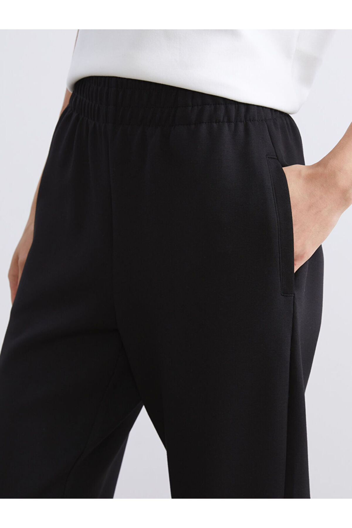 LC Waikiki-Create Your Style from Uzg Store |   Women's Jogger Sweatpants with Elastic Waist 4