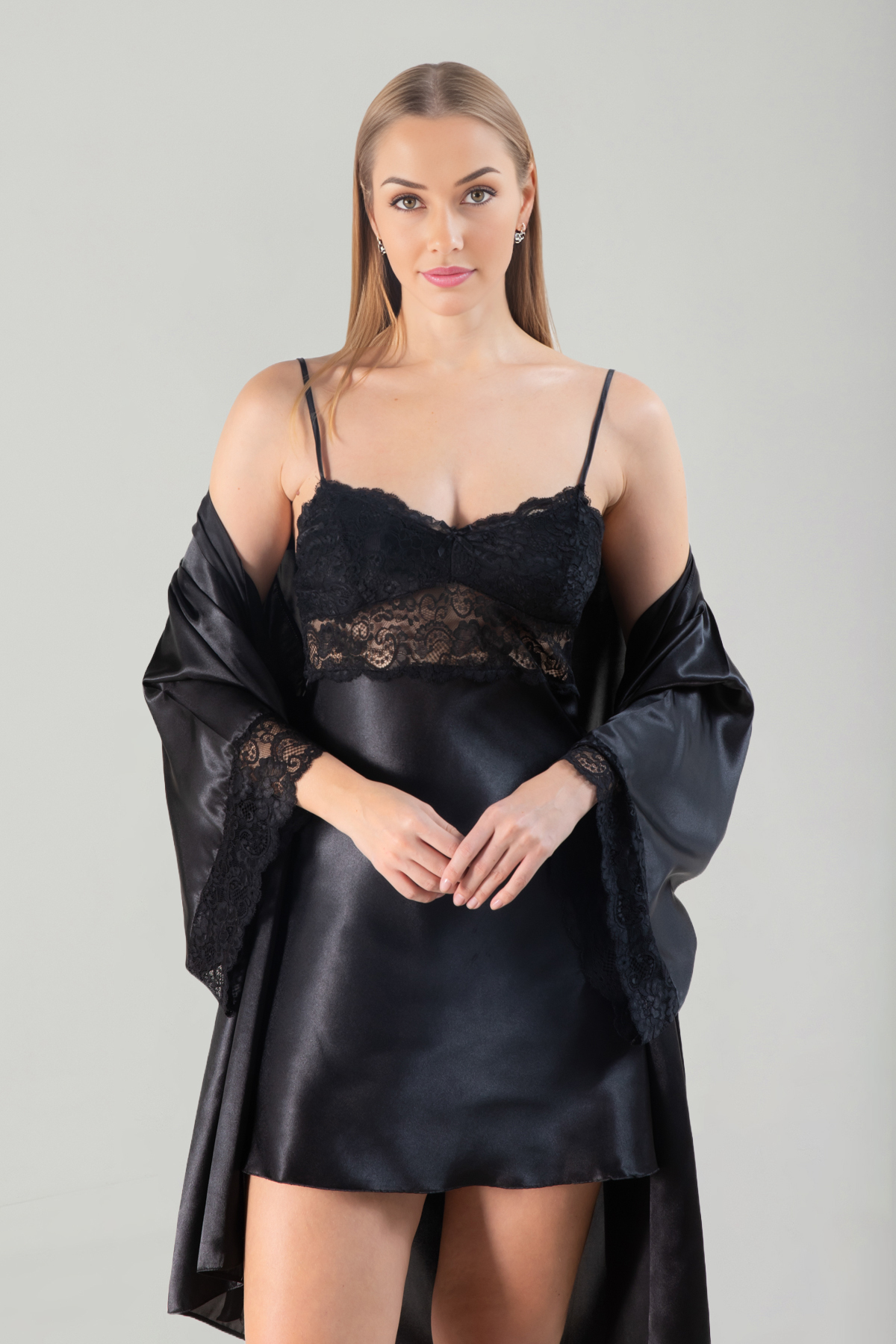 Lunoche Nightwear Kadın Lüks Saten Güpür Dantel Detaylı Çeyizlik Siyah Gecelik Sabahlık Takımı