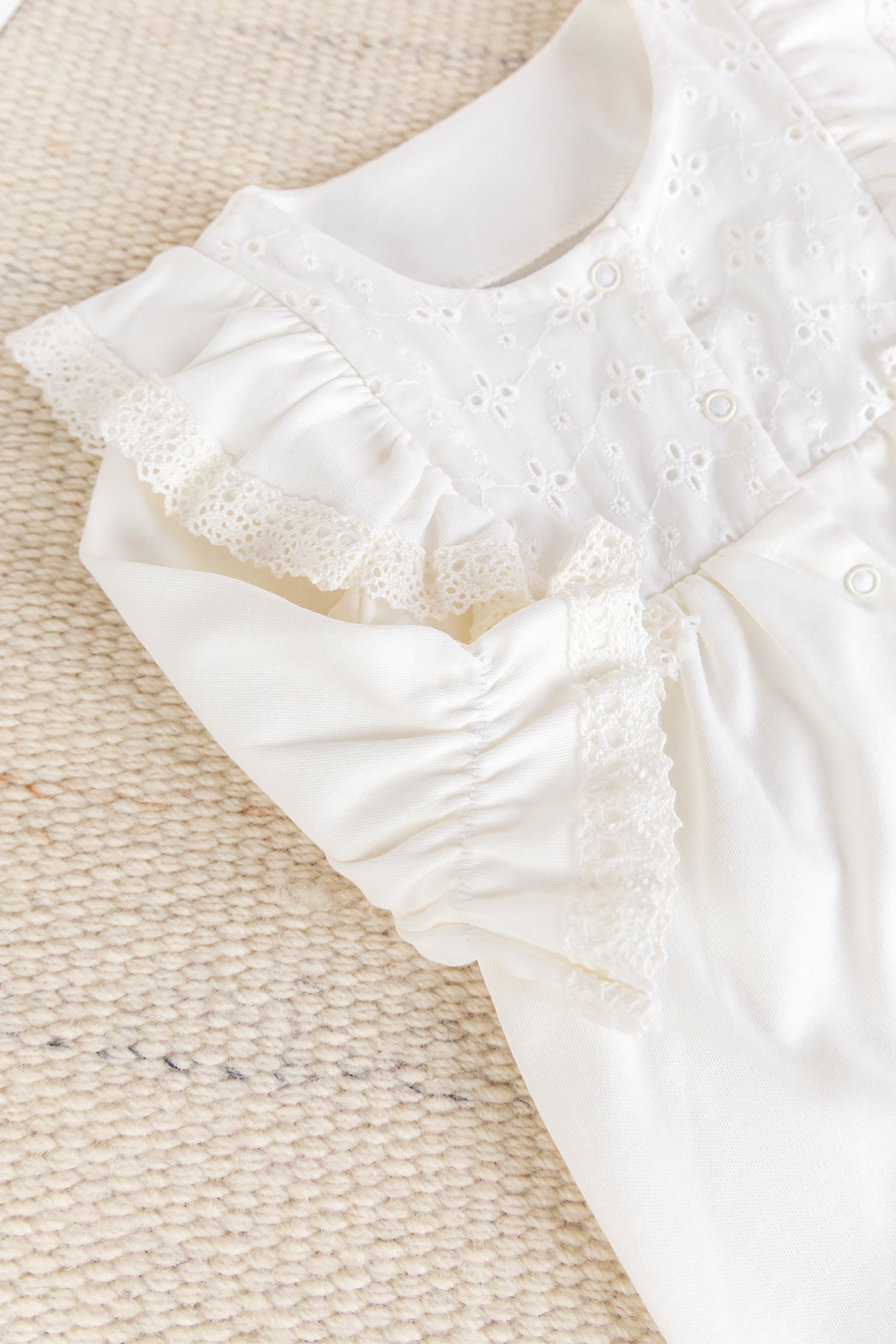 Babymod Dantel Süslemeli Pamuklu Kız Bebek tulum fotoğrafı 5 (önizleme)