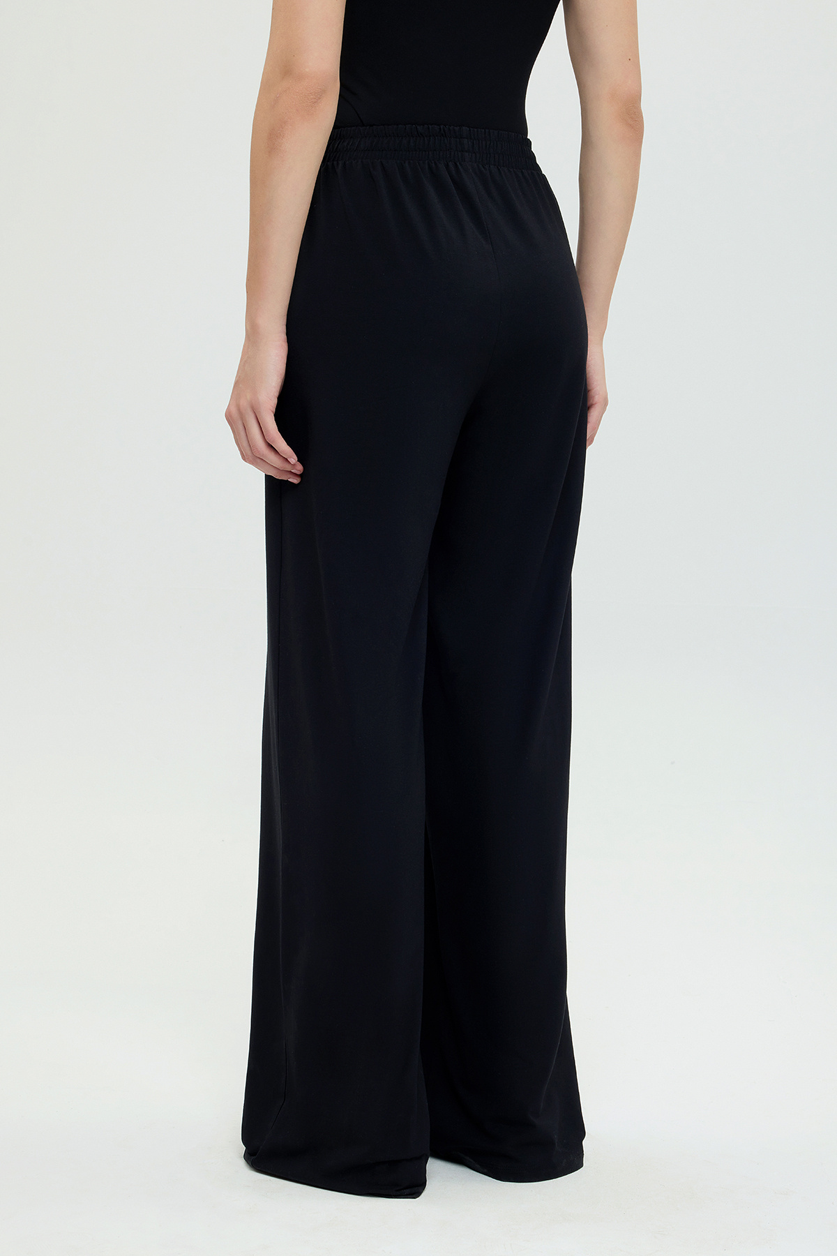 SHEISMONO Ultra Soft Düz Kesim Bol Pantolon Siyah görsel 5