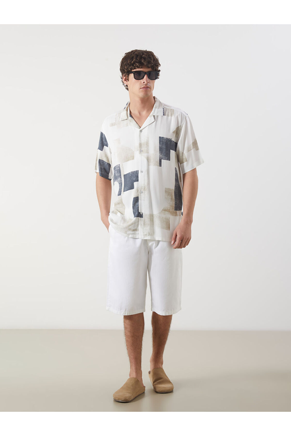 LC Waikiki-Sparkling Selections from Shining Store |   Regular Fit Short Sleeve Patterned Men's Shirt 3