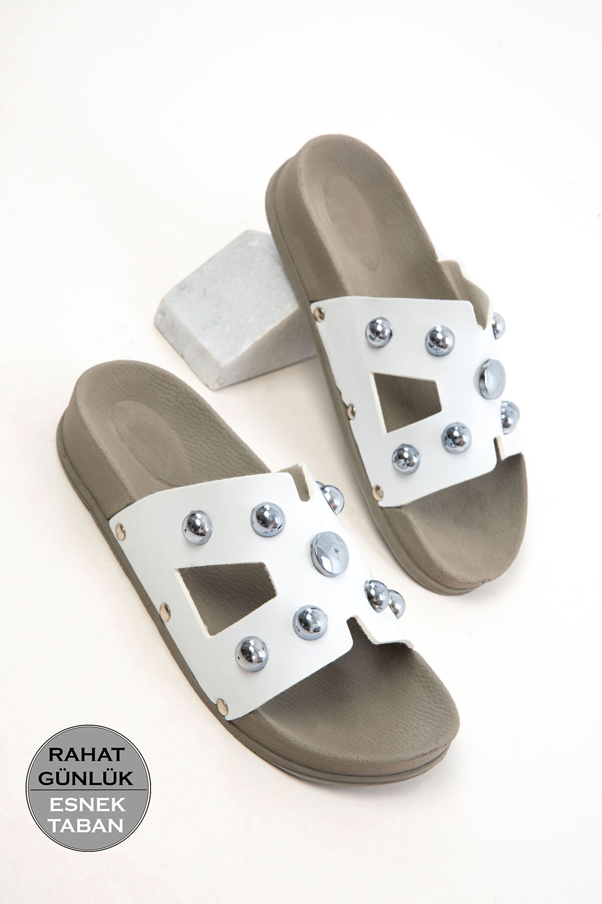 Women's White Slippers 20661