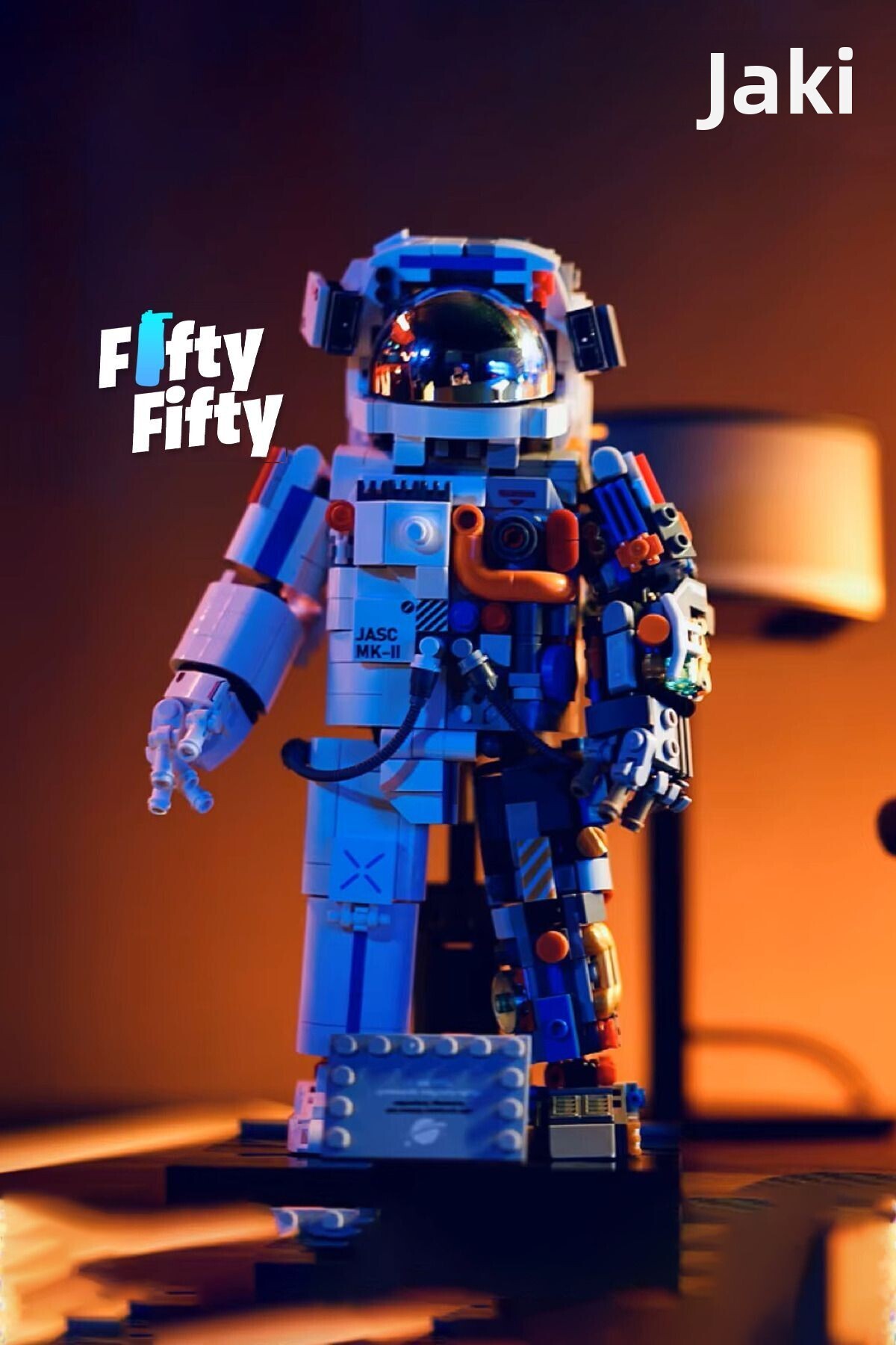 مجموعه فضایی جکی، فضانورد Jk9106 - ست ساختنی اسباببازی ۸۰۰ تکه +