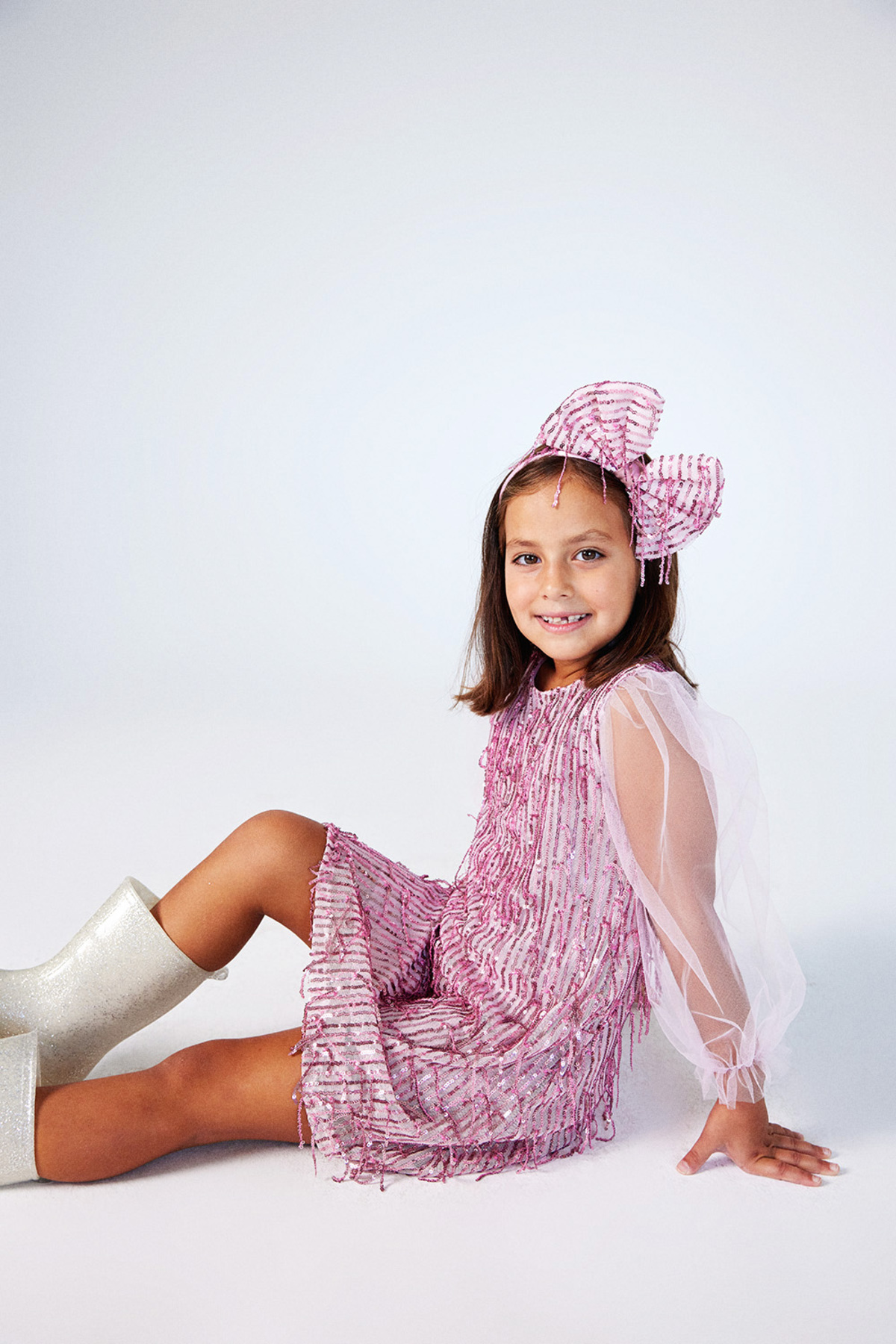 Le Mabelle-Emery Girls Dress - Ροζ παγιέτες και λεπτομέρεια με κρόσσια 2